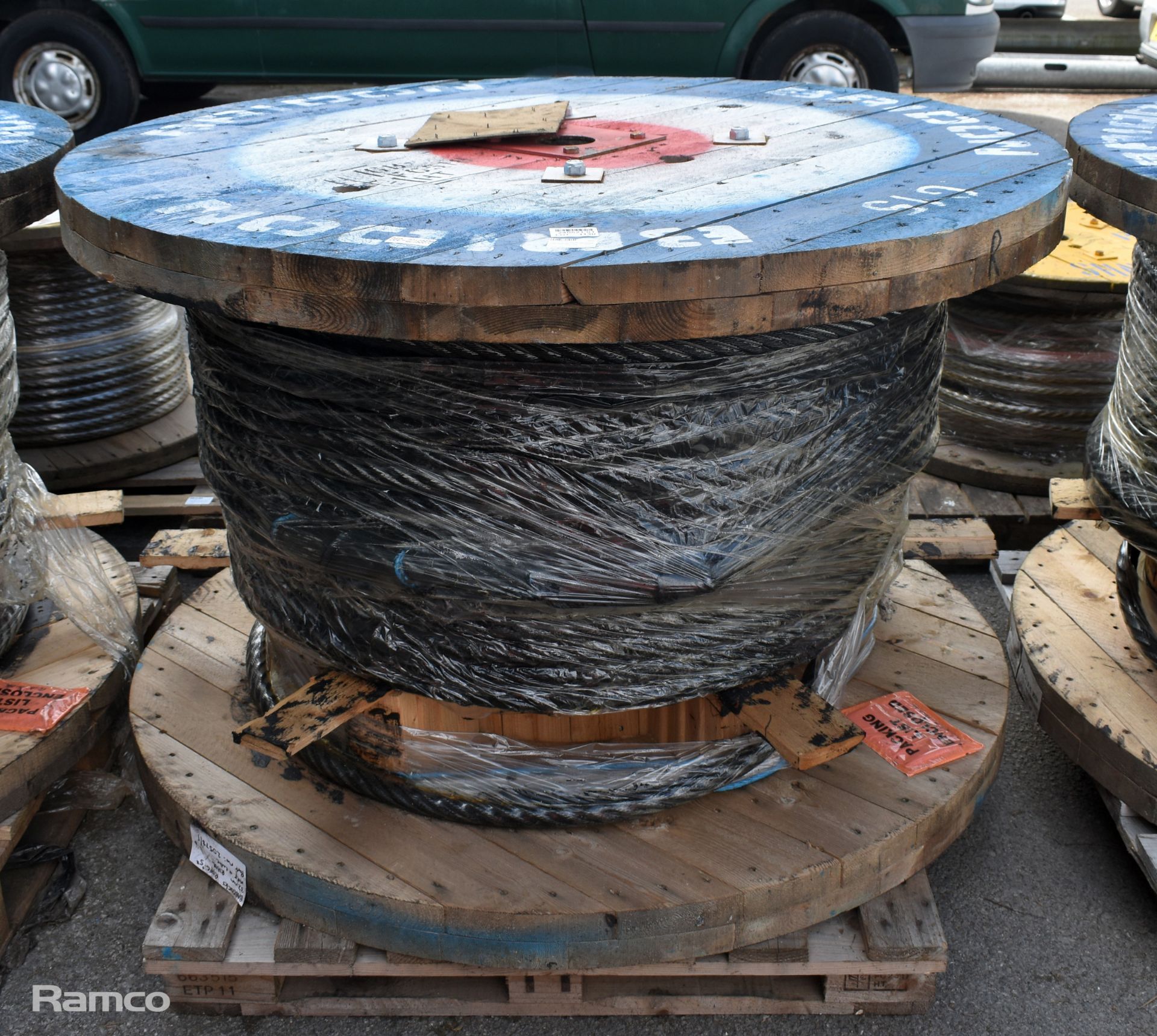 32mm 6x36 galvanised steel wire rope reel - approx weight: 1400kg