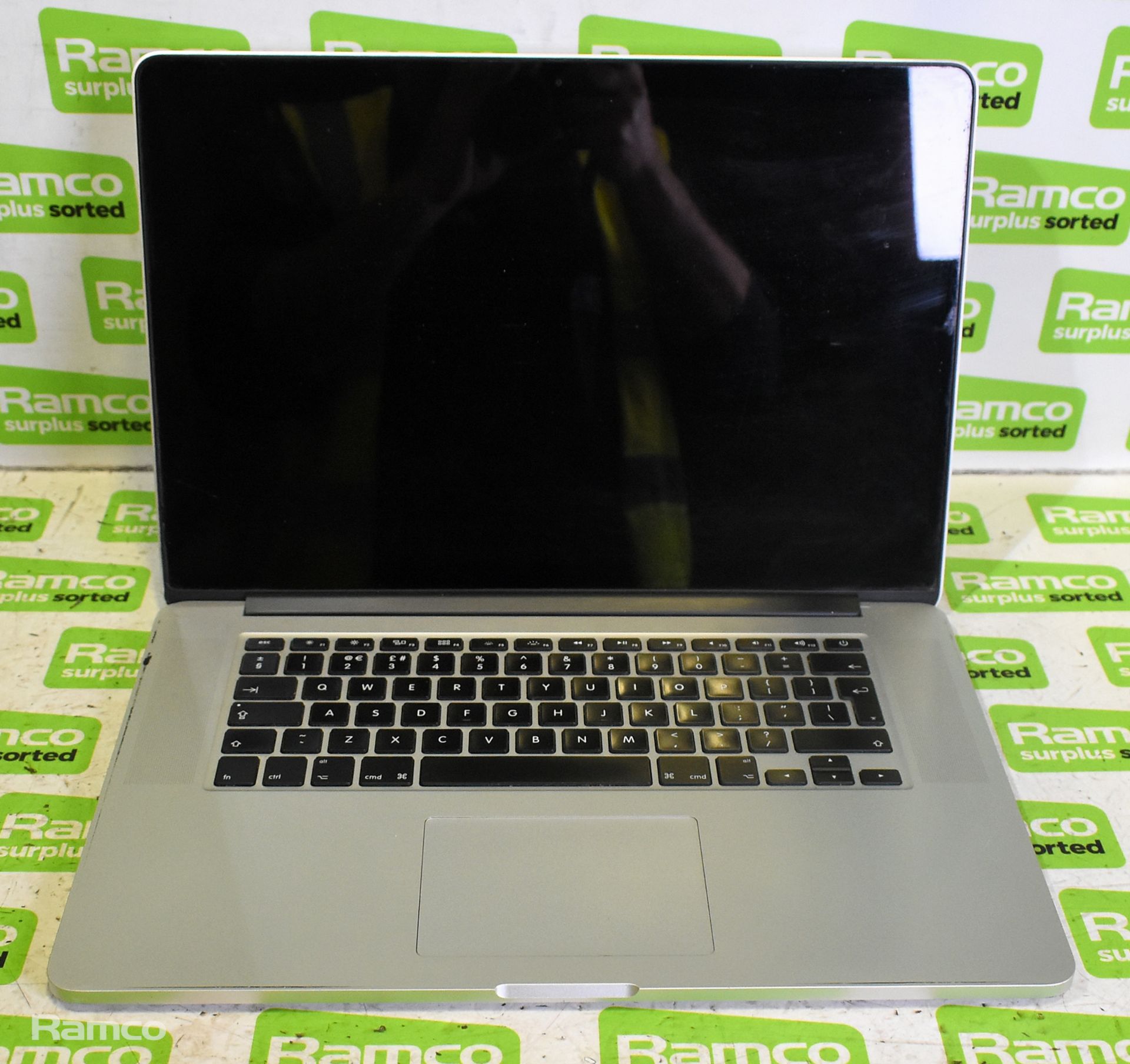 2x Apple Macbook Pros - 15 inch - 2014 & Apple Macbook Air - 11 inch - see desc - Image 5 of 10