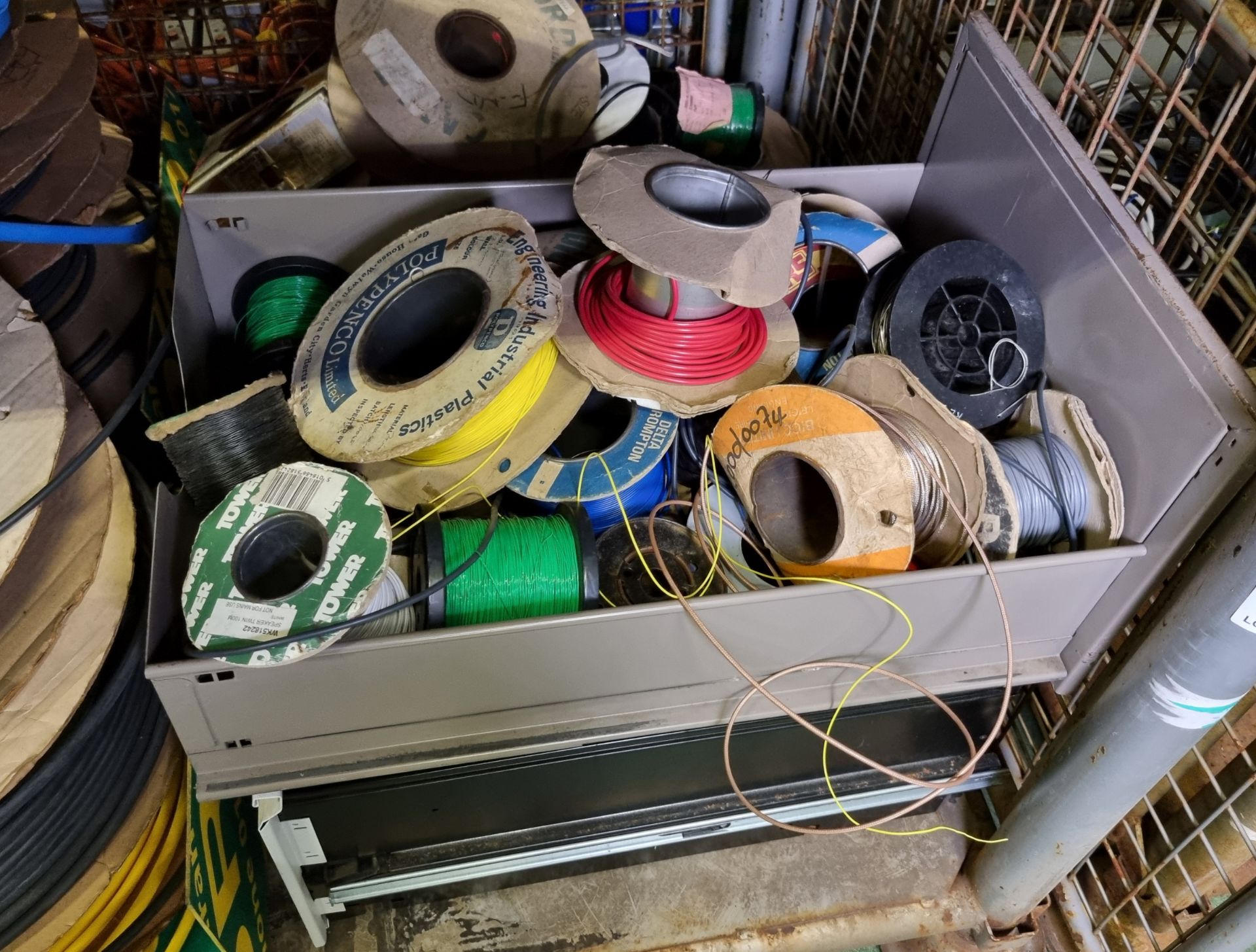 Assorted reels of shrink tubing & Assorted reels of cable - Image 3 of 4