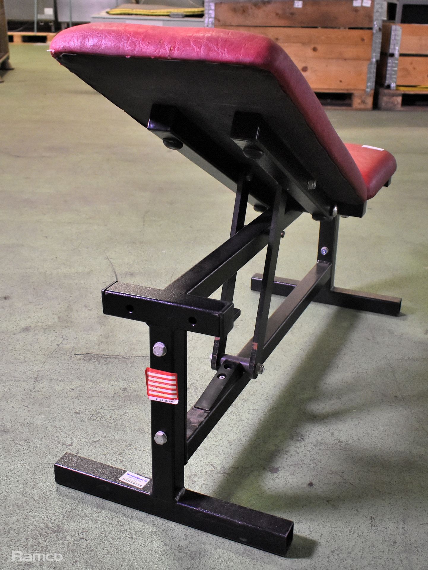 Adjustable weight bench - W 410 x D 1100 x H 430mm - Image 3 of 4