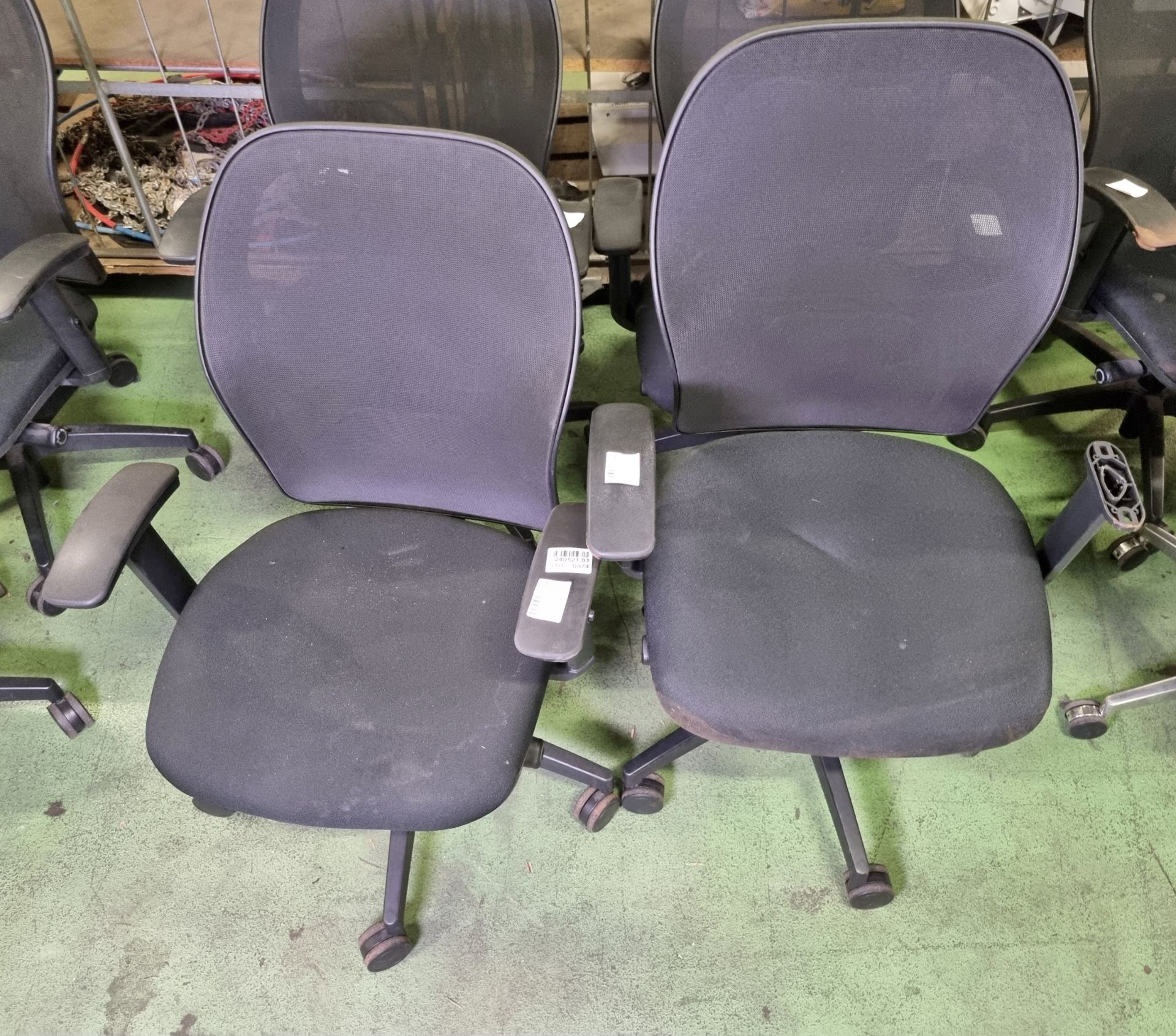 Various mesh back office chairs - details in description - Image 2 of 3