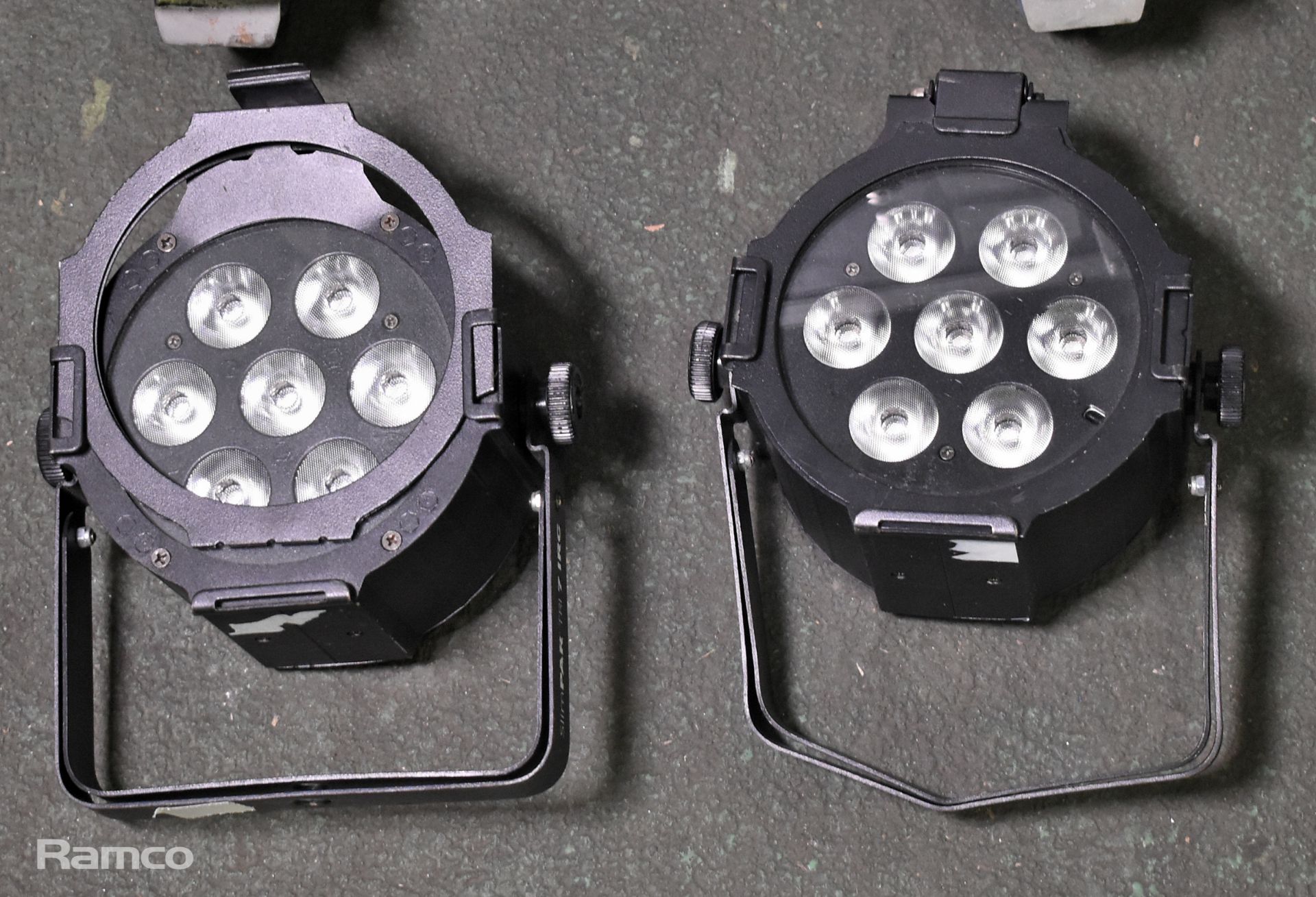 8x Chauvet LED SlimPar Tri7 IRC over 2 flight cases with power cables - Image 5 of 13