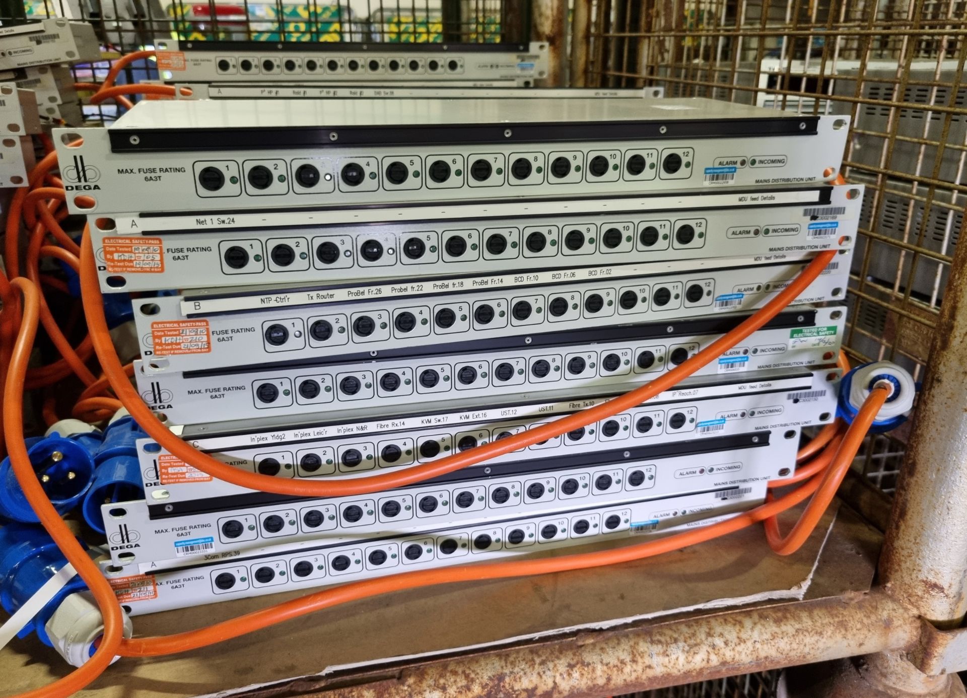 43x Electrical 12x IEC OUT 6A - Mains distribution units - Image 2 of 4