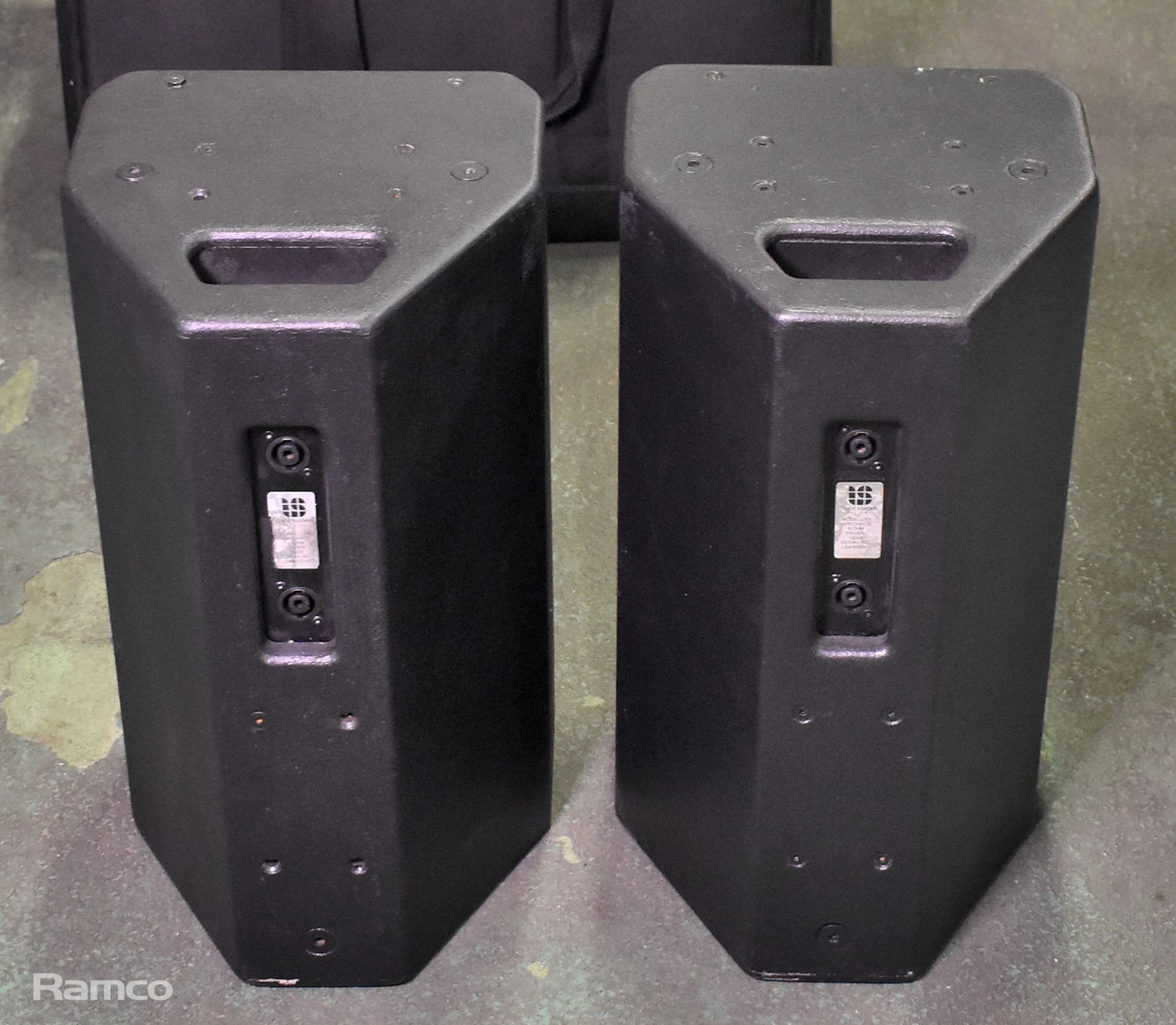 2x Logic LS8 loudspeakers NL4 connection in soft bag - Image 2 of 8