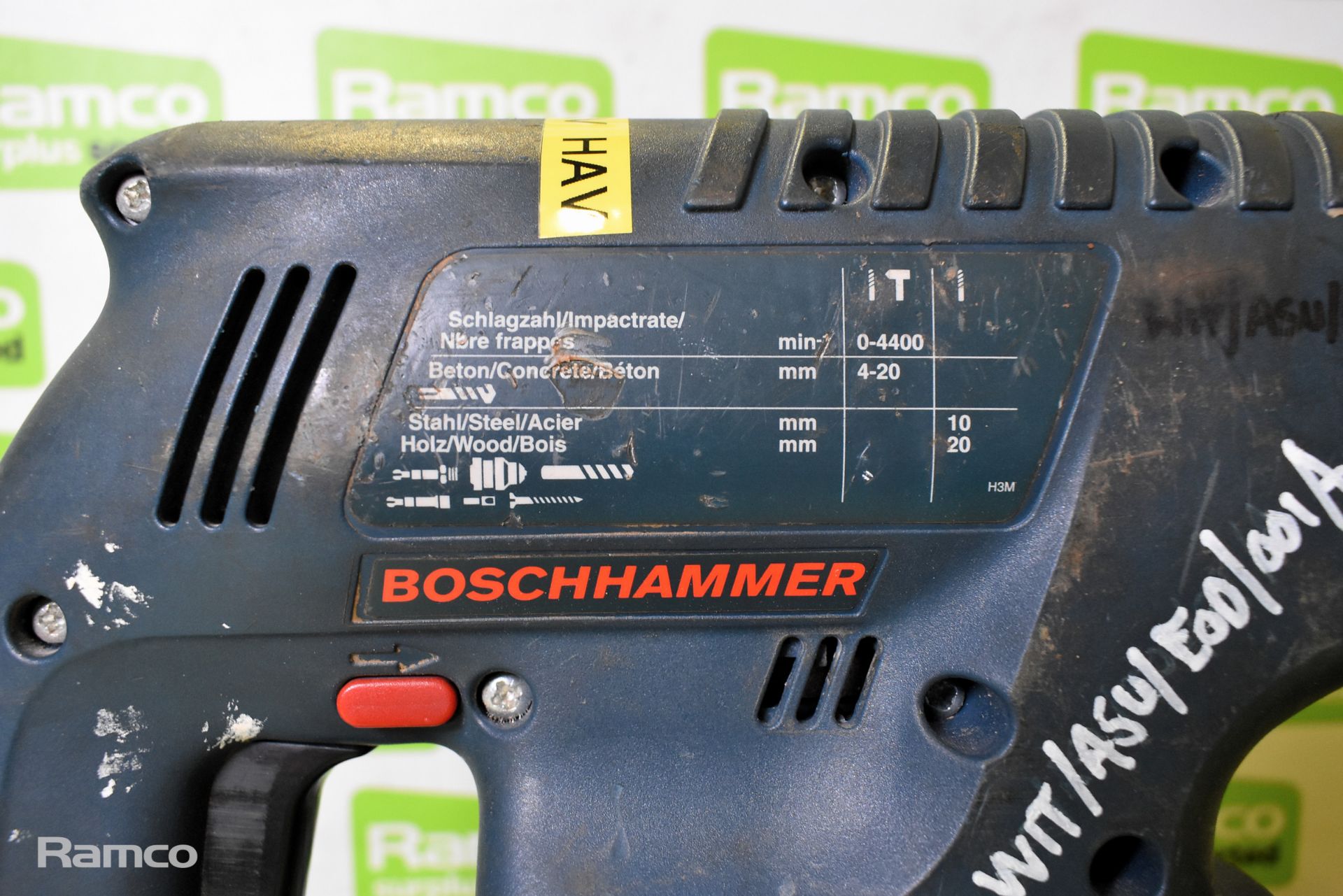 Makita HHR2450 110V electric rotary hammer drill & Bosch Hammer GBH 24 VRE 24V cordless drill - Image 9 of 10