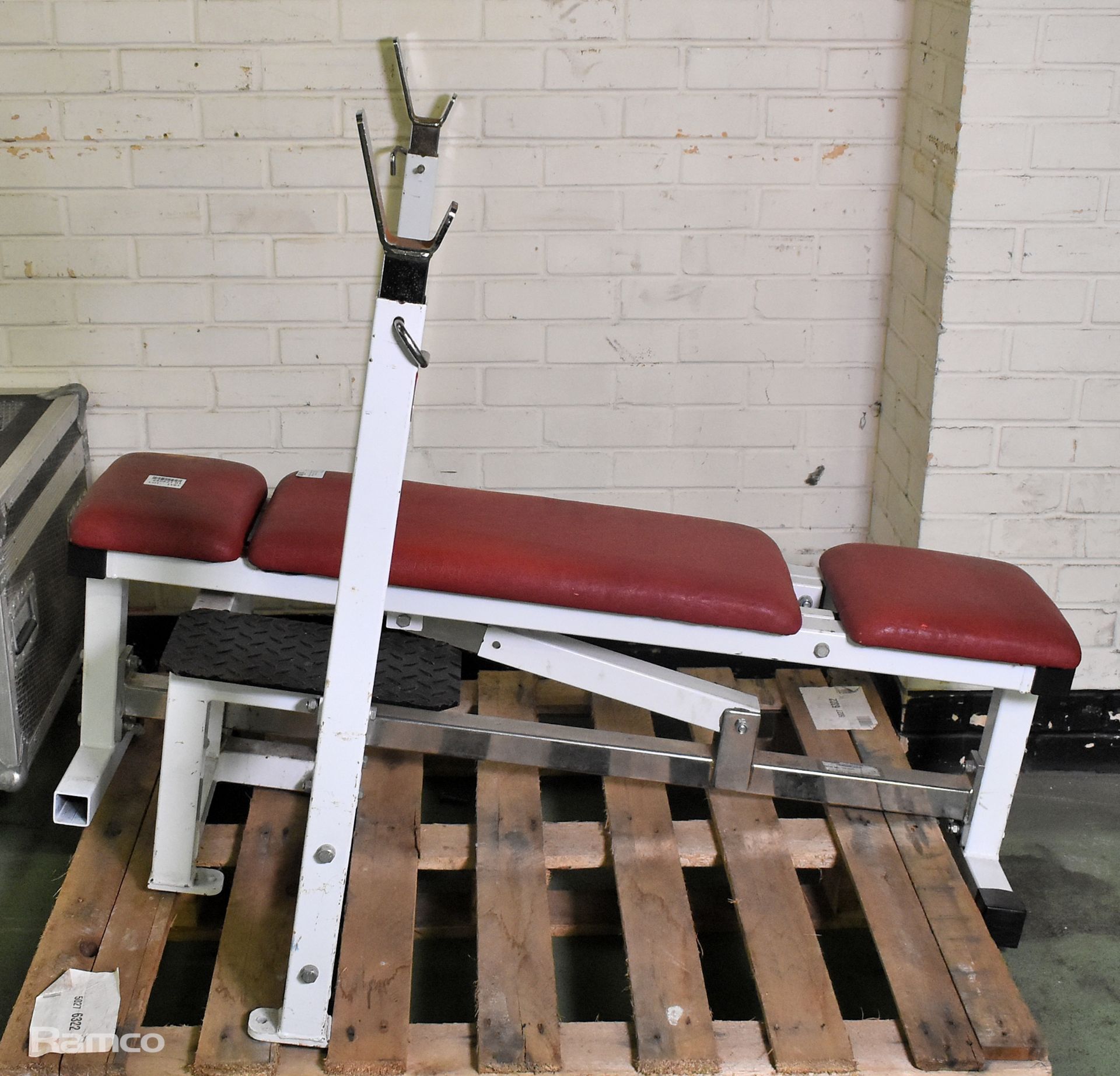 Powersport weight bench with barbell rack - W 1150 x D 1340 x H 1050mm