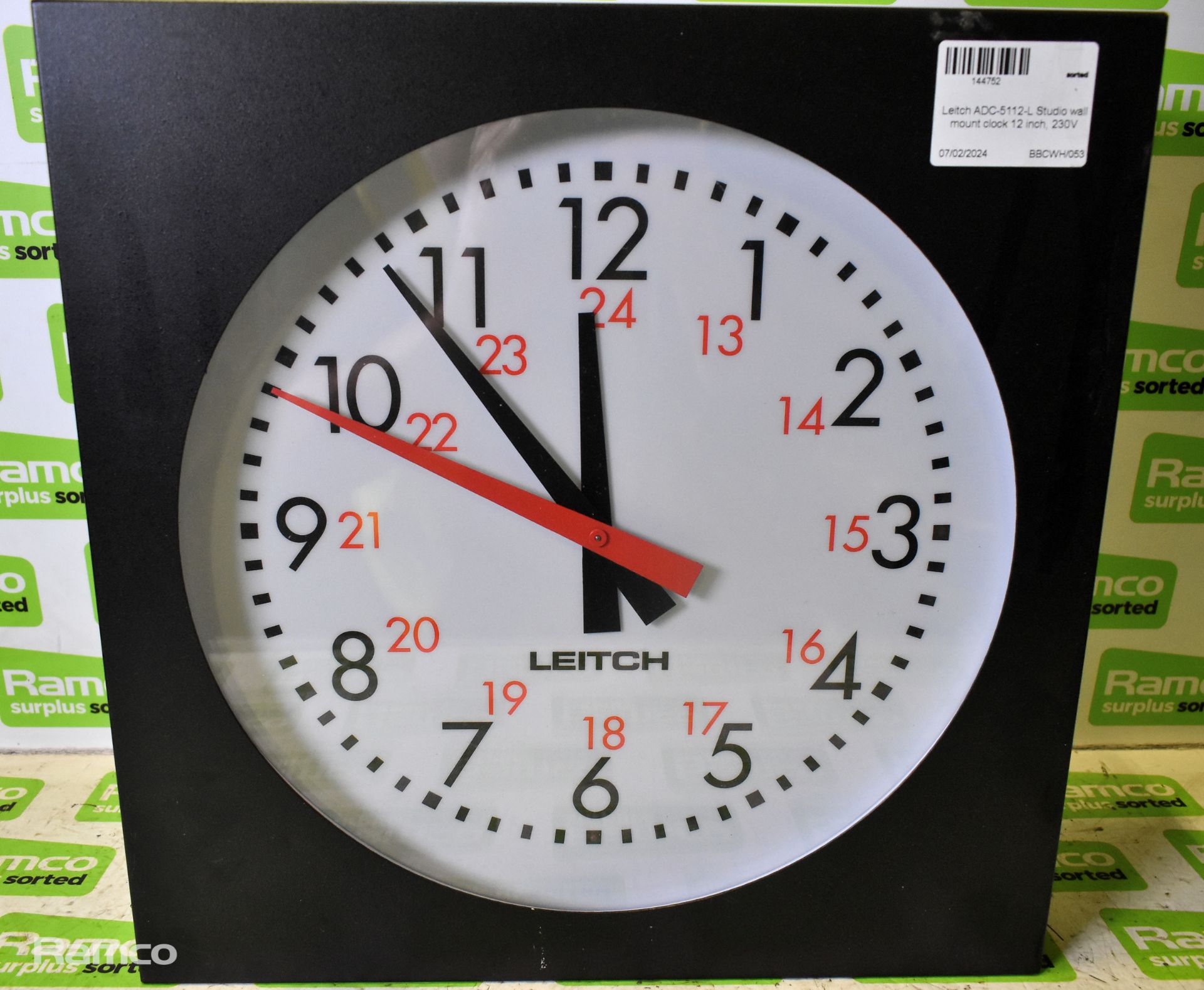 2x Leitch ADC-5112-L Studio wall mount clocks - 12 inch - 230V - Image 2 of 7