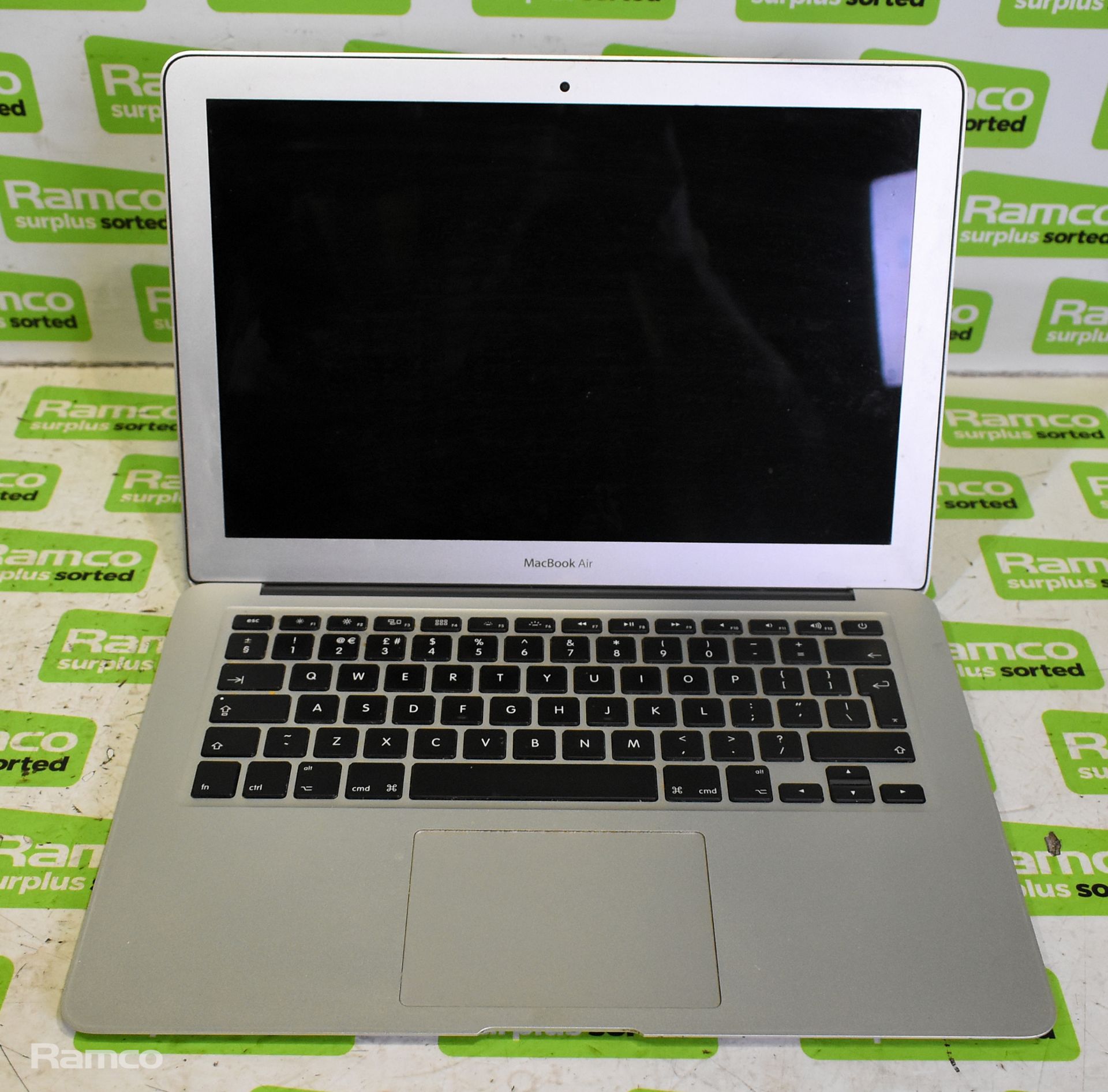 Apple Macbook Air 13 inch - A1466 - 2013 - no MacOS, Apple Macbook Air - 13 inch - A1466 - 2015 - Image 2 of 7