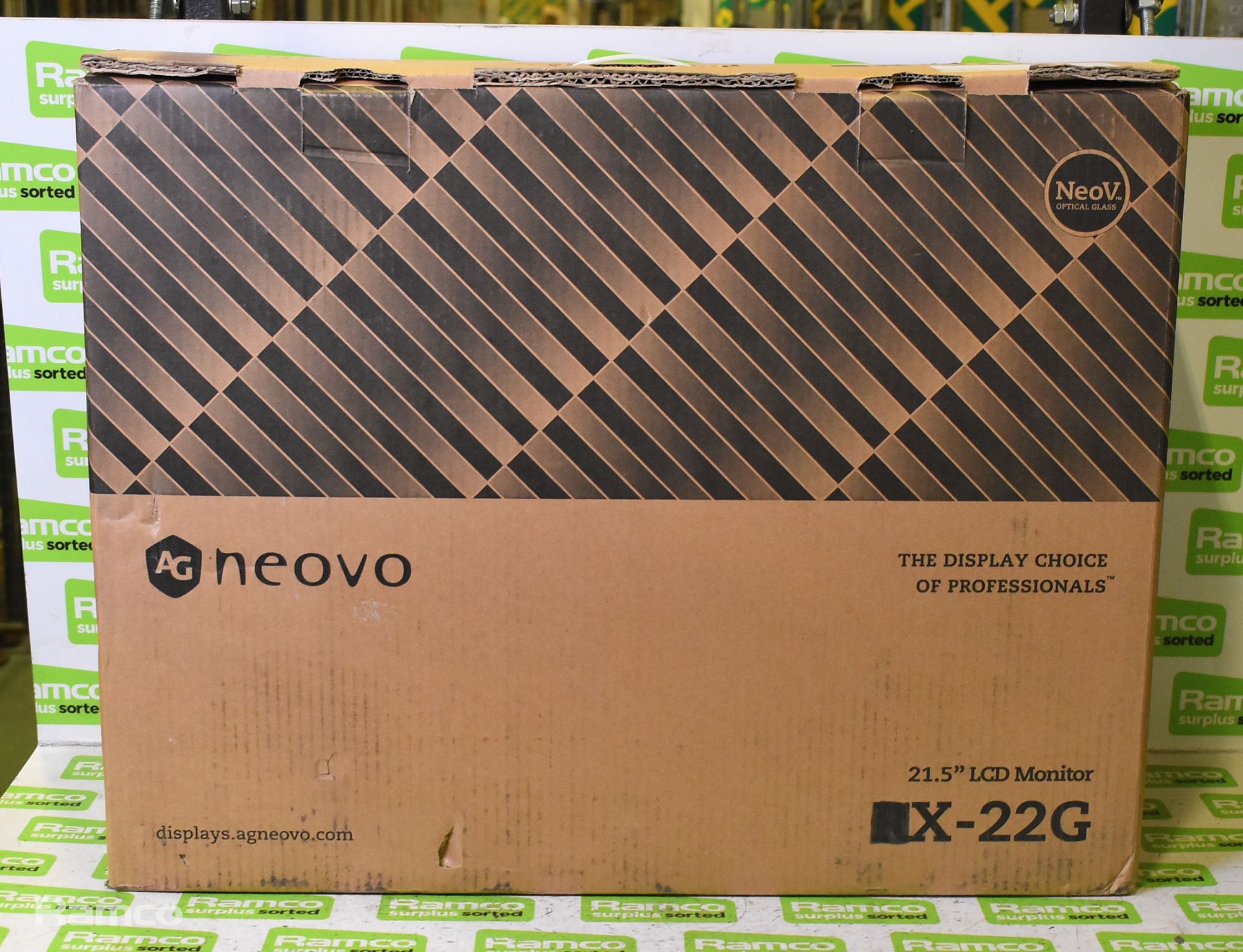 AG Neovo 21.5inch 1080p semi-industrial monitor with metal casing in white - boxed with accessories - Image 9 of 10