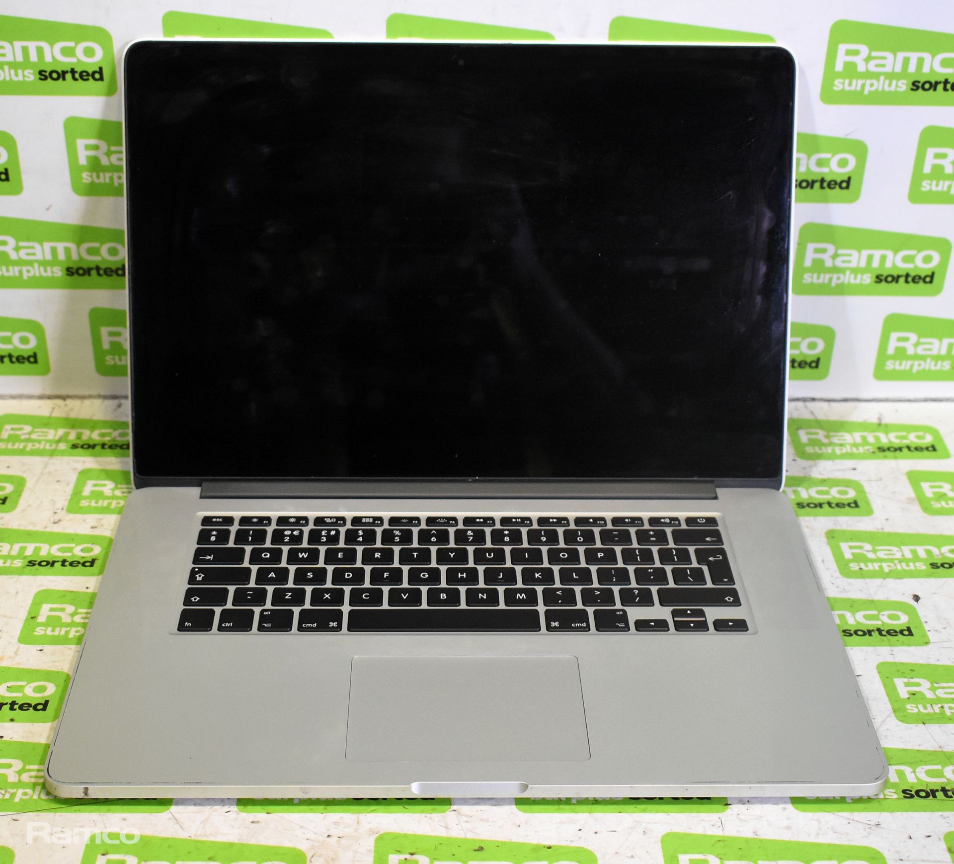 2x Apple Macbook Pros - 15 inch - 2014 & Apple Macbook Air - 11 inch - see desc - Image 8 of 10