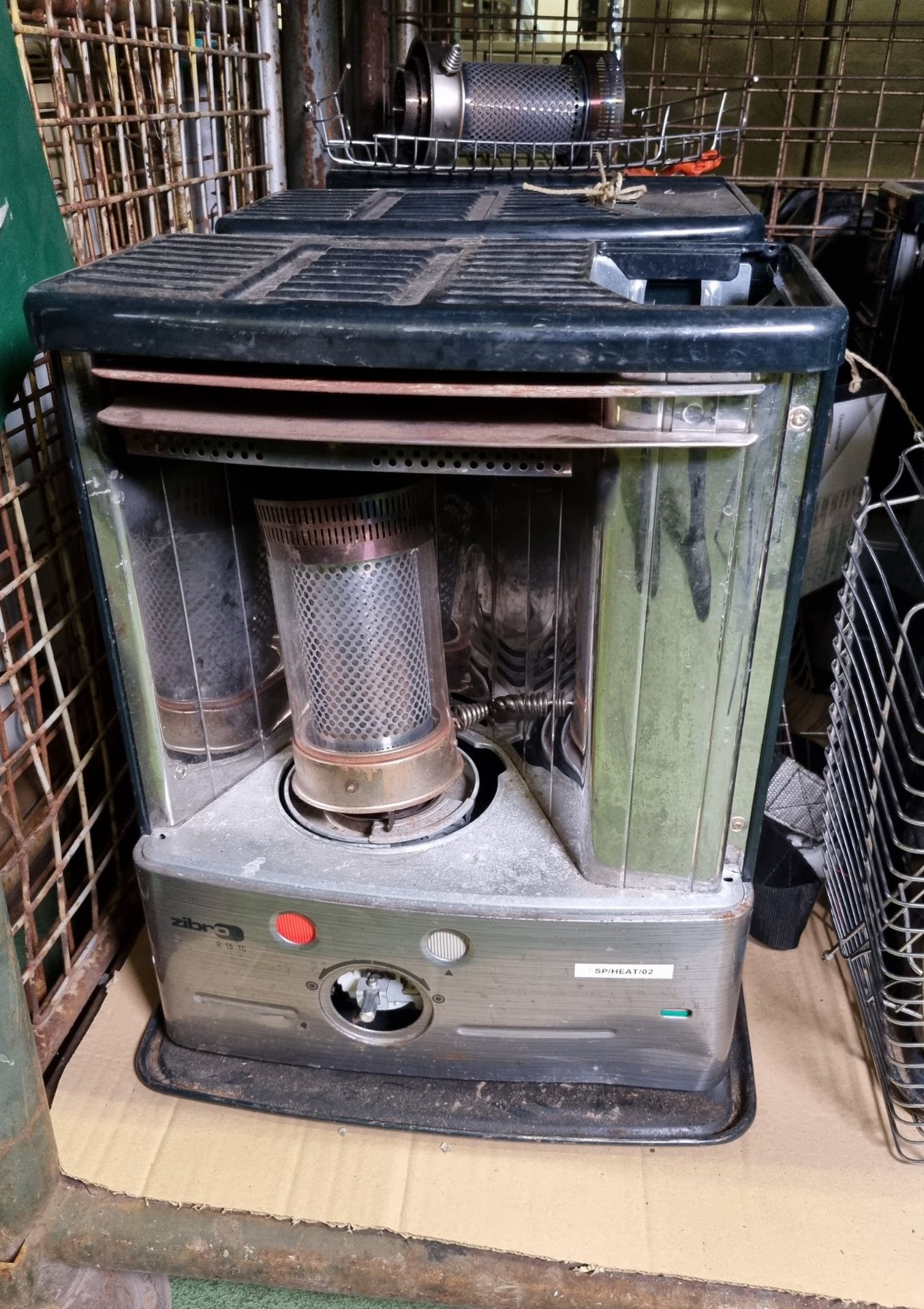 6x Vibro R 15 TC paraffin heaters - SPARES OR REPAIRS - Image 4 of 7