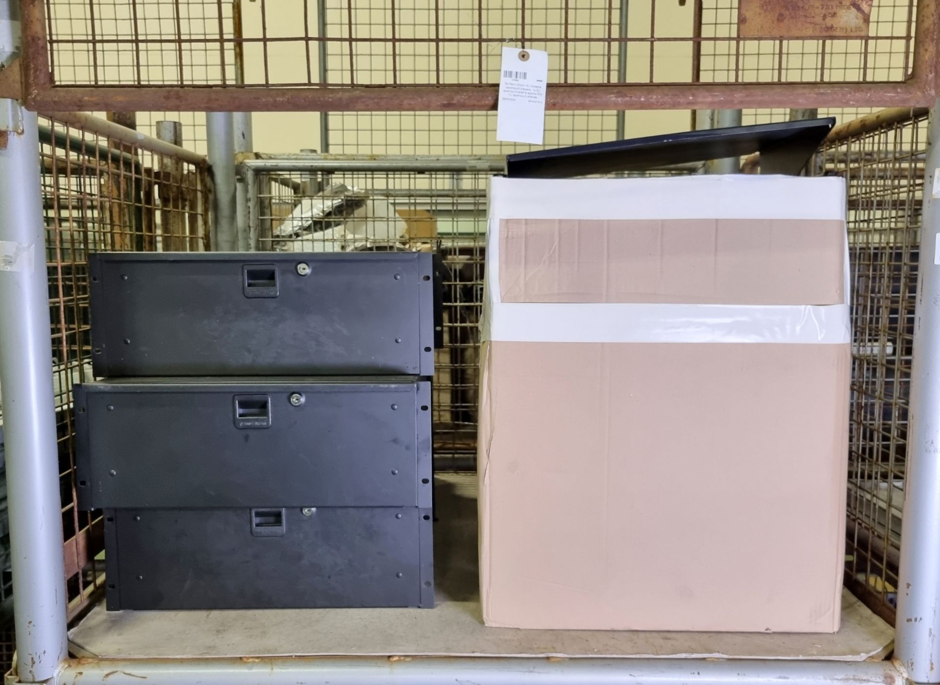 8x Penn Elcom 4U lockable rackmount drawers, 1x 2U rackmount shelf & approx 50x 1U rackmount shelves