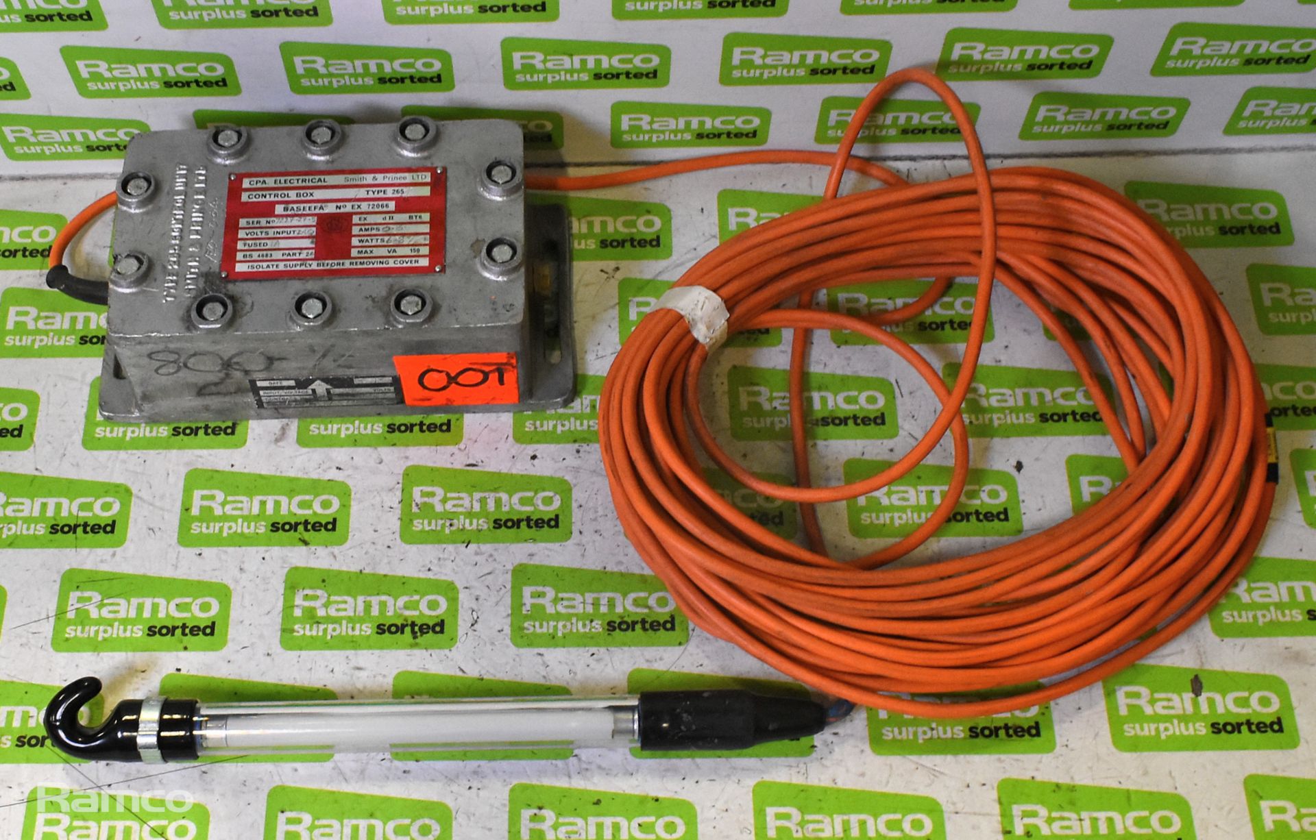 Fluorescent inspection hand lamp with electrical control box - Image 2 of 6