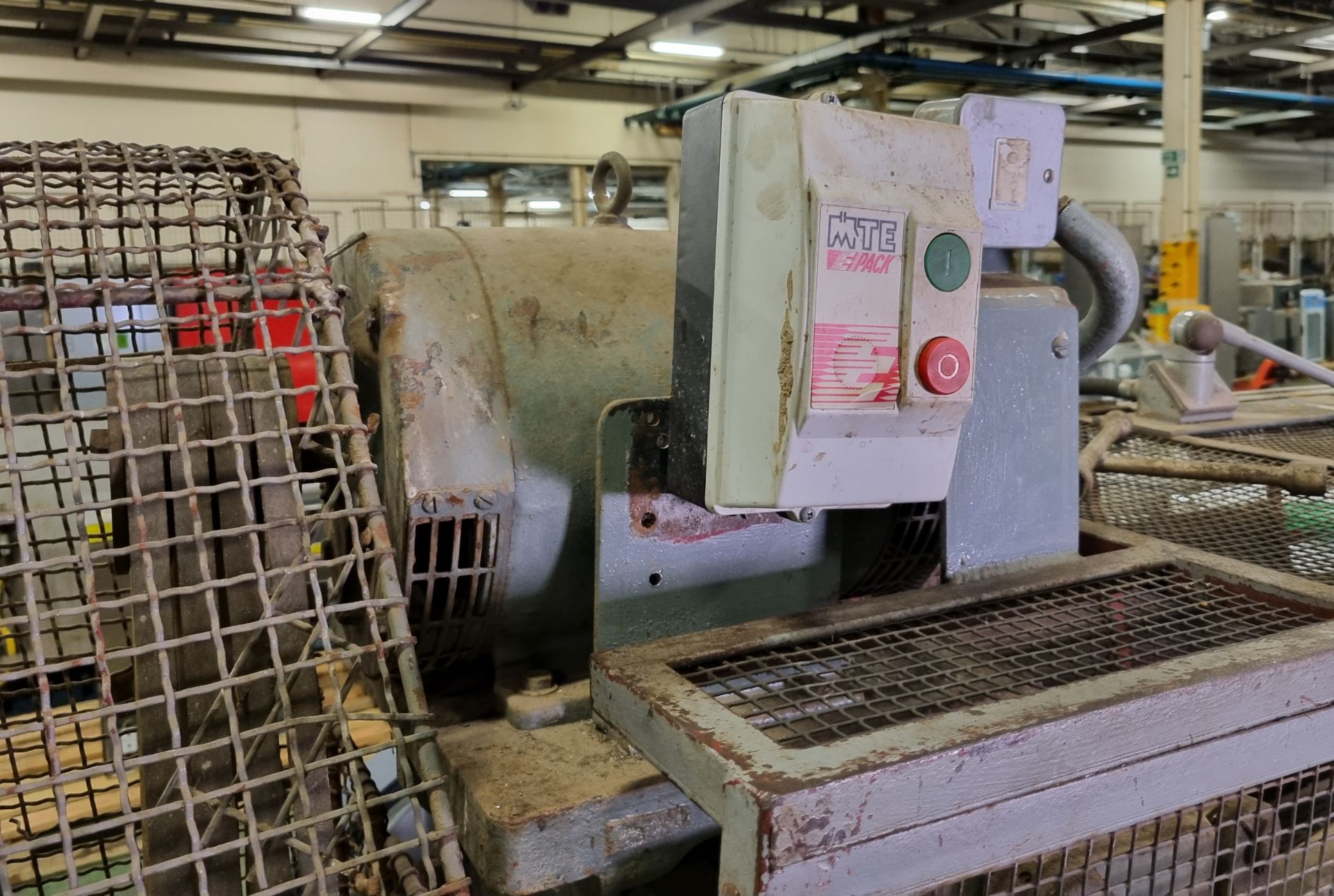 BMM Weston L1566 industrial laundry press - 440V - W 1650 x D 1000 x H 1350mm - Image 13 of 15