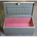 Bott metal toolbox - L 710 x W 380 x H 300mm