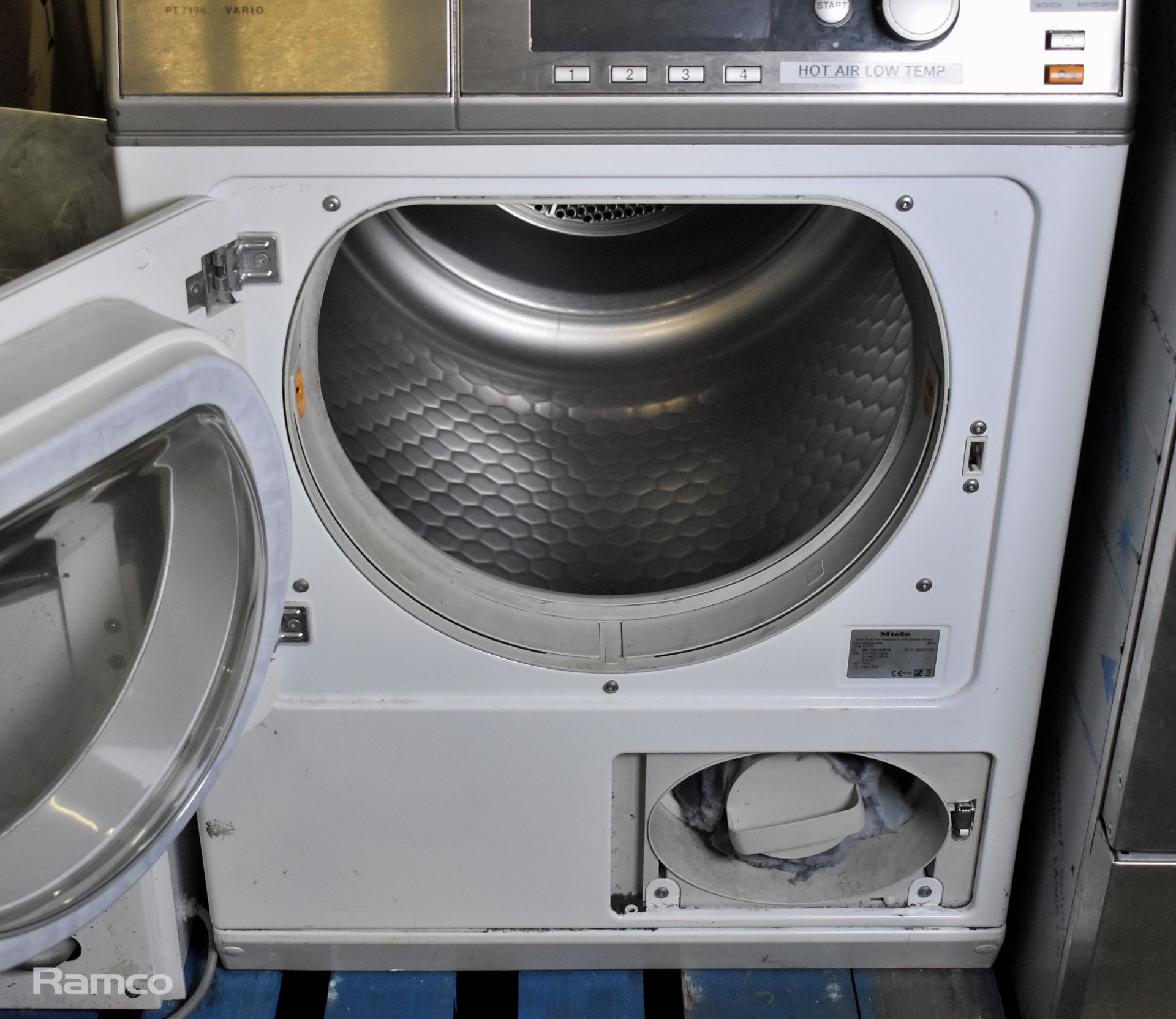 Miele PT 7136 6.5kg vented tumble dryer - W 595 x D 700 x H 850mm - MISSING FILTER COVER - Image 2 of 5