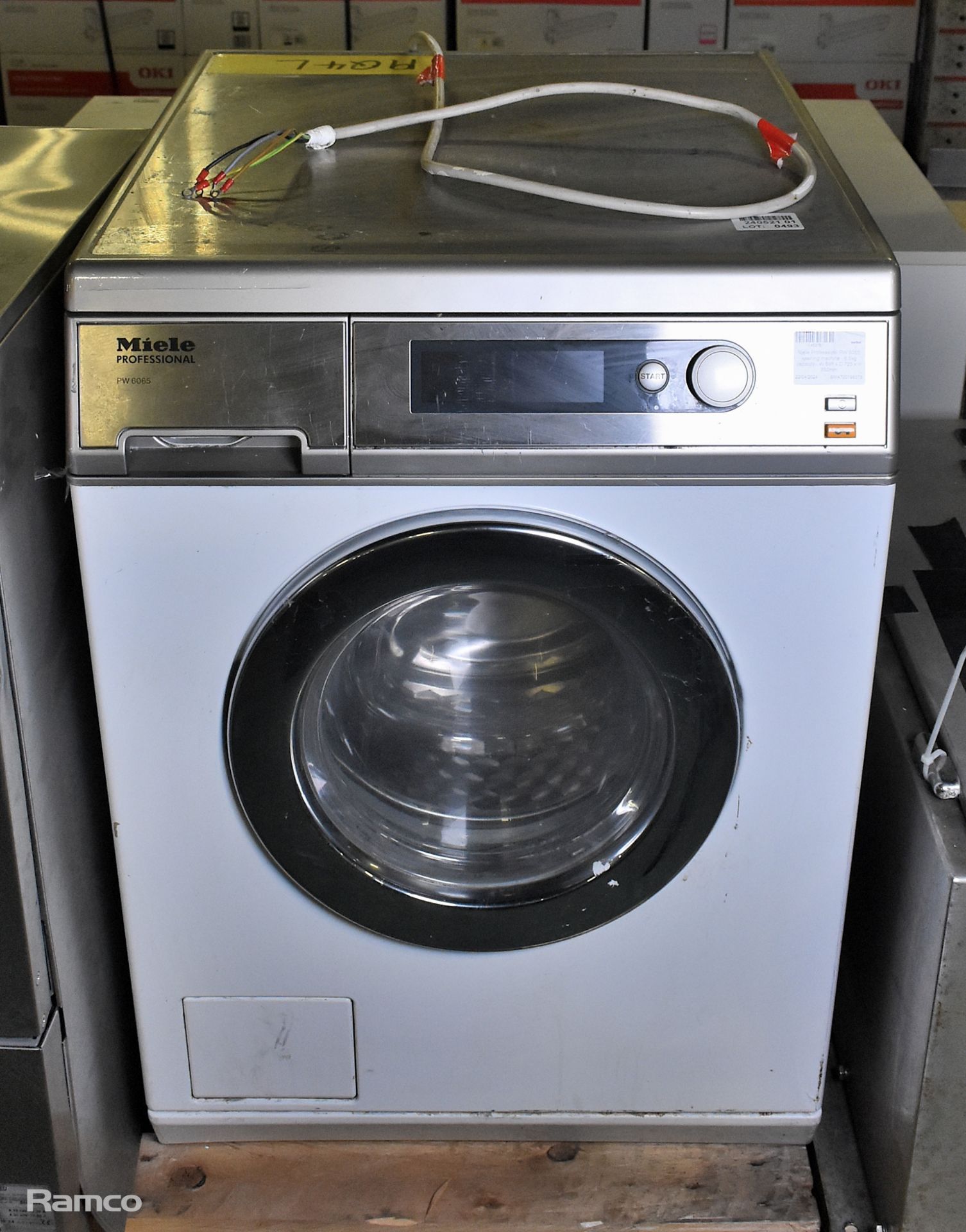 Miele Professional PW 6065 washing machine - 6.5kg capacity - W 595 x D 725 x H 850mm