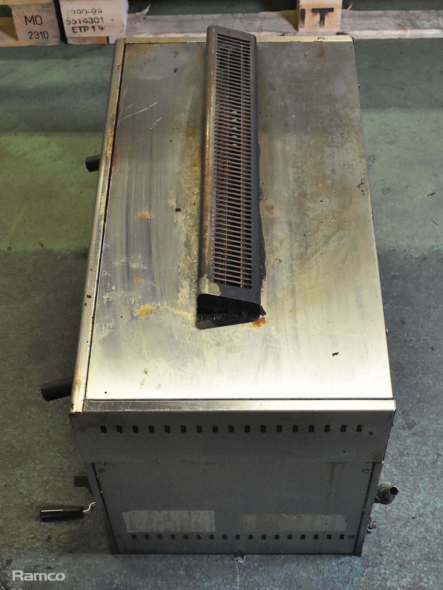 Stainless steel gas salamander grill - W 750 x D 500 x H 430mm - Image 4 of 6