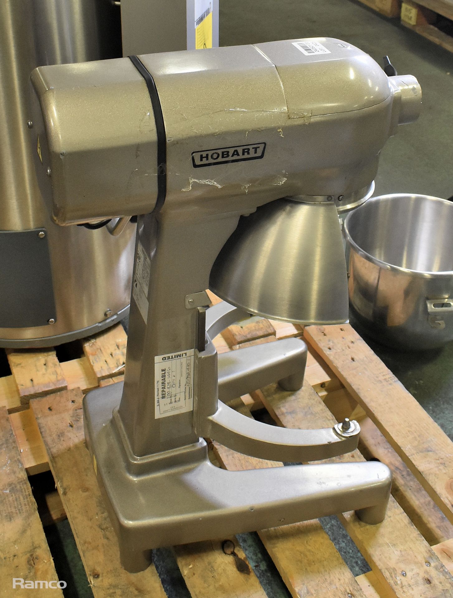 Hobart A200N mixer with bowl and attachments - 440V - 60Hz - W 450 x D 600 x H 800mm - Image 6 of 9