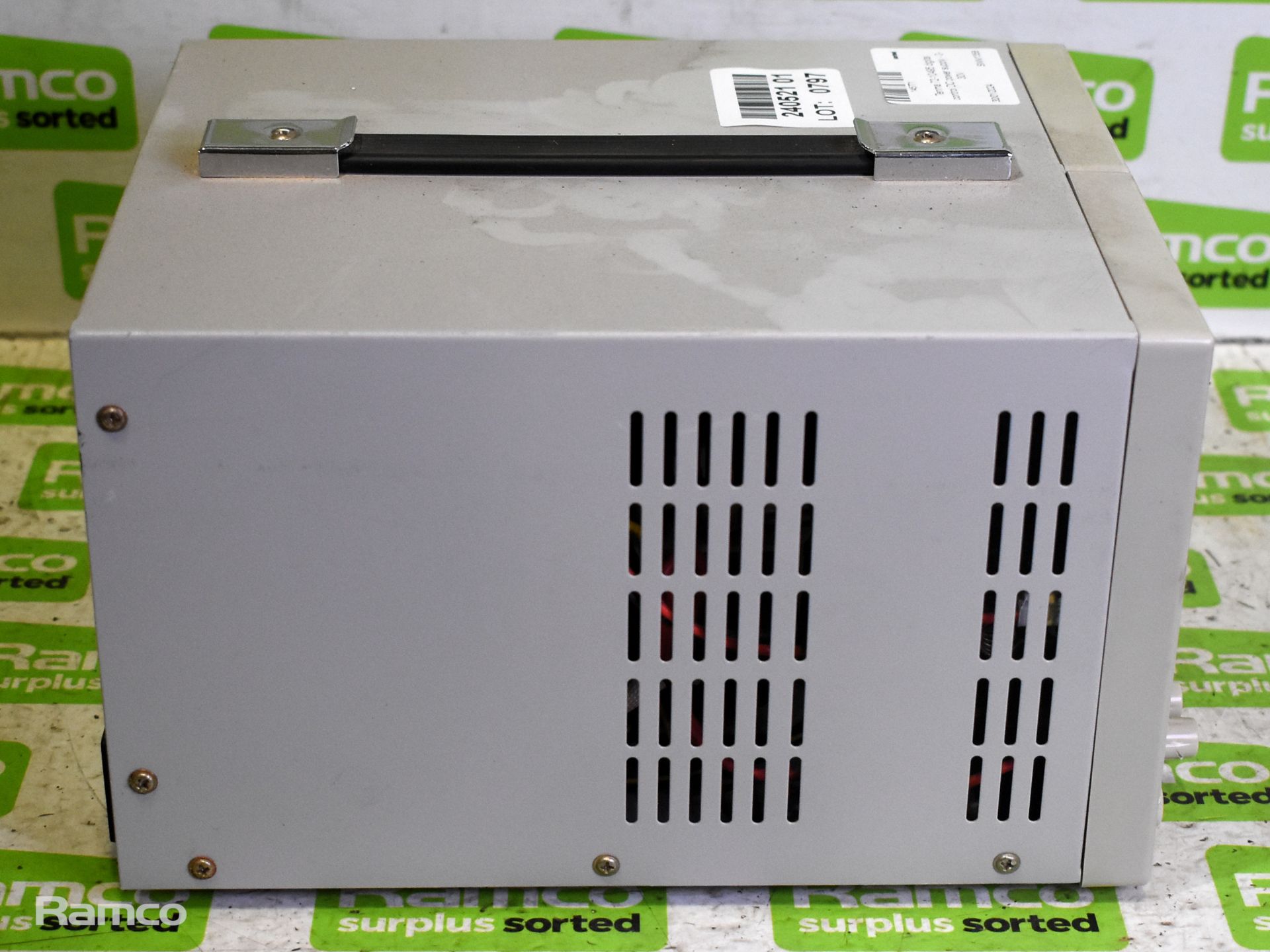 Tenma 72-10495 digital control DC power supply - 0-30V - Image 3 of 5