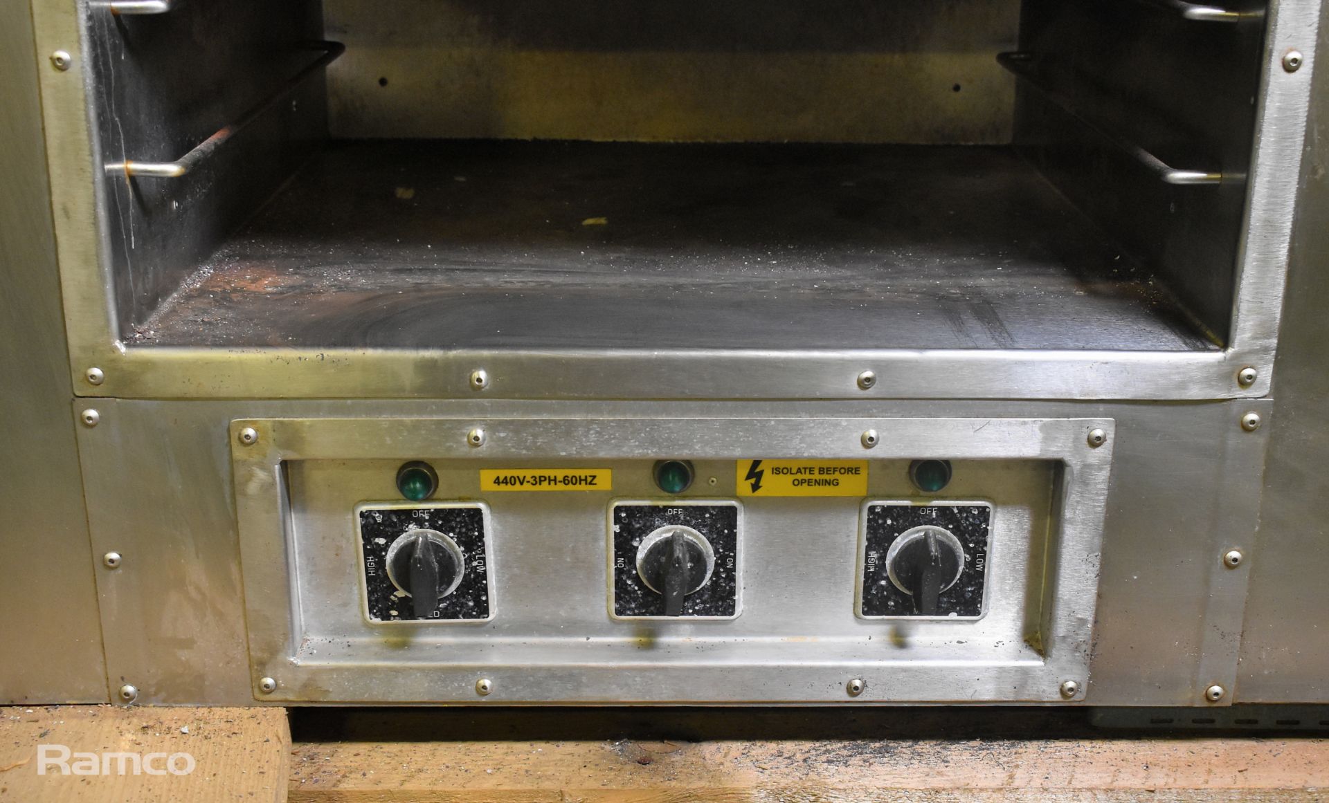 Kempsafe KSBT2GT stainless steel hot plate grill - 440V - 60Hz - W 880 x D 920 x H 800mm - Bild 2 aus 5