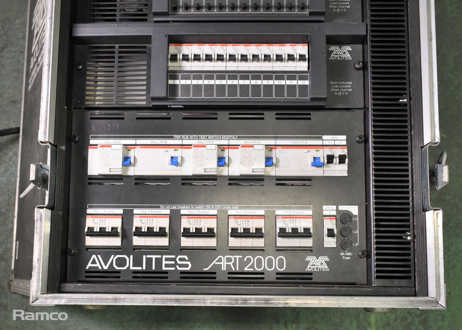 Avolites ART2000 dimmer rack 36 dim/12 hot - powerlock in soca out - with flight case - Image 5 of 10