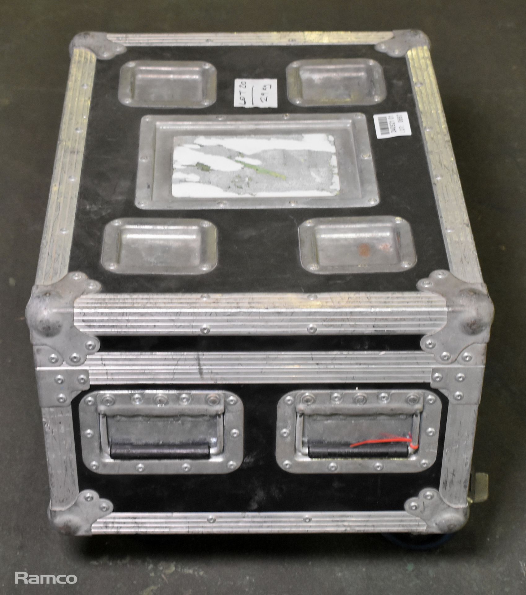 6x Chauvet LED SlimPar Tri7 IRC in flight case with power cables - Image 10 of 11