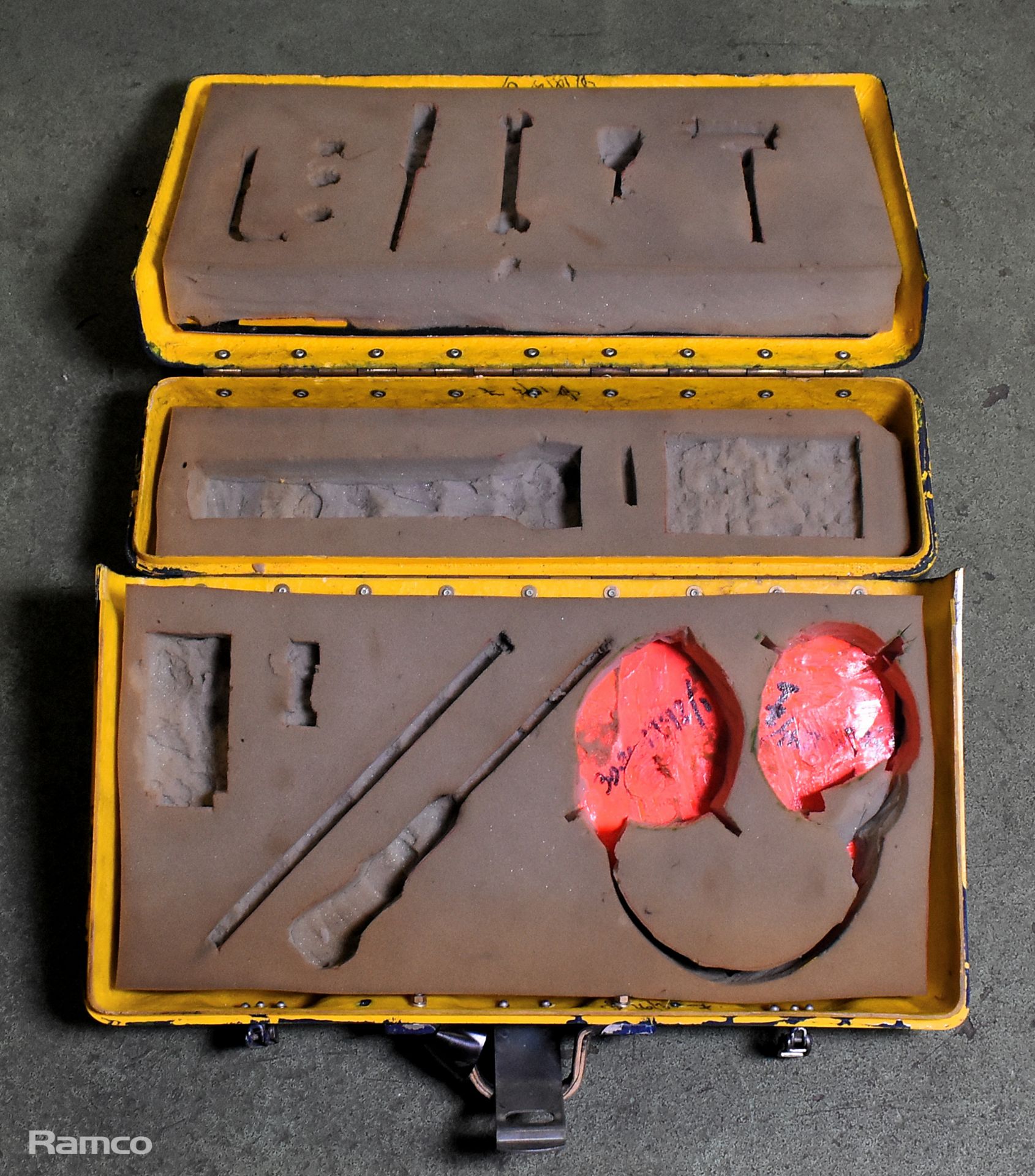 Multiple piece tool kit in foam trays - spanners, screwdrivers, hammers, pliers - Image 6 of 15