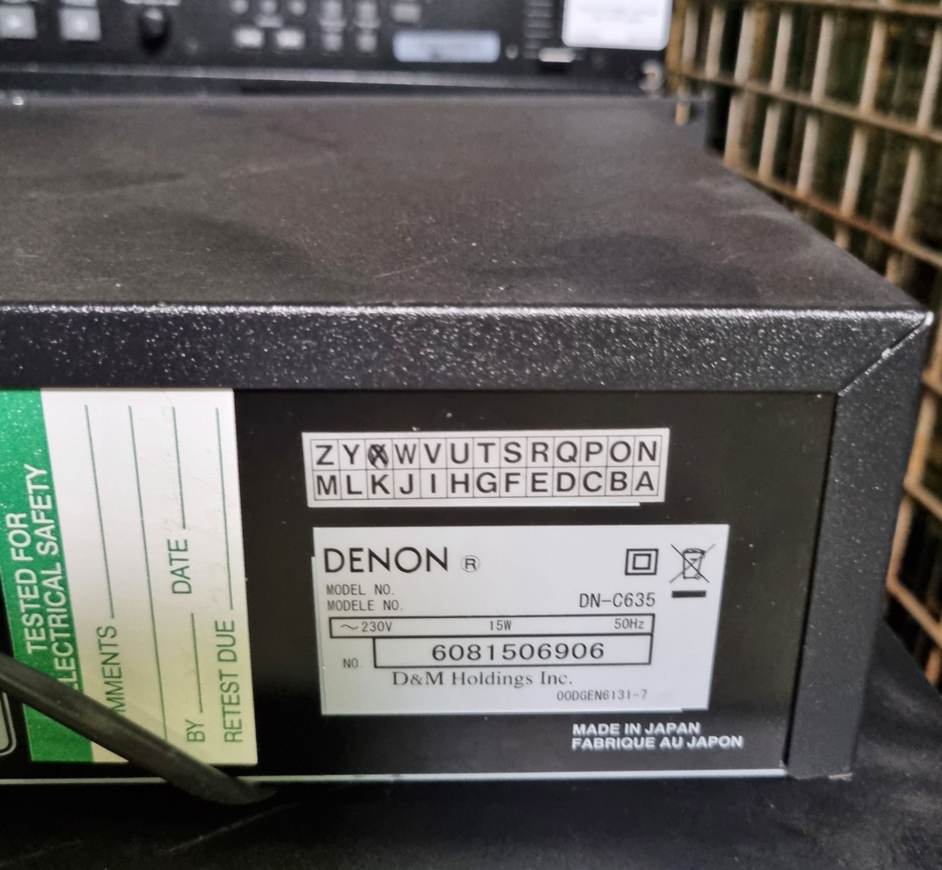 3x Denon DN-C635 compact disc/MP3 players, Technic SU-V470 stereo integrated amplifier & more - Bild 7 aus 9
