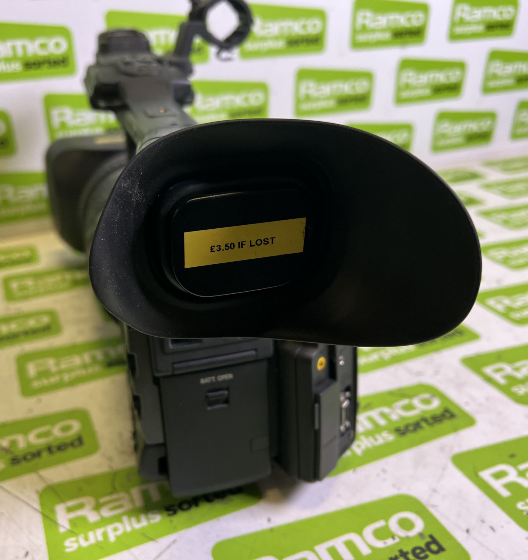 Canon XF305 video camera in storage bag - MISSING SDI OUTPUT - Bild 8 aus 10