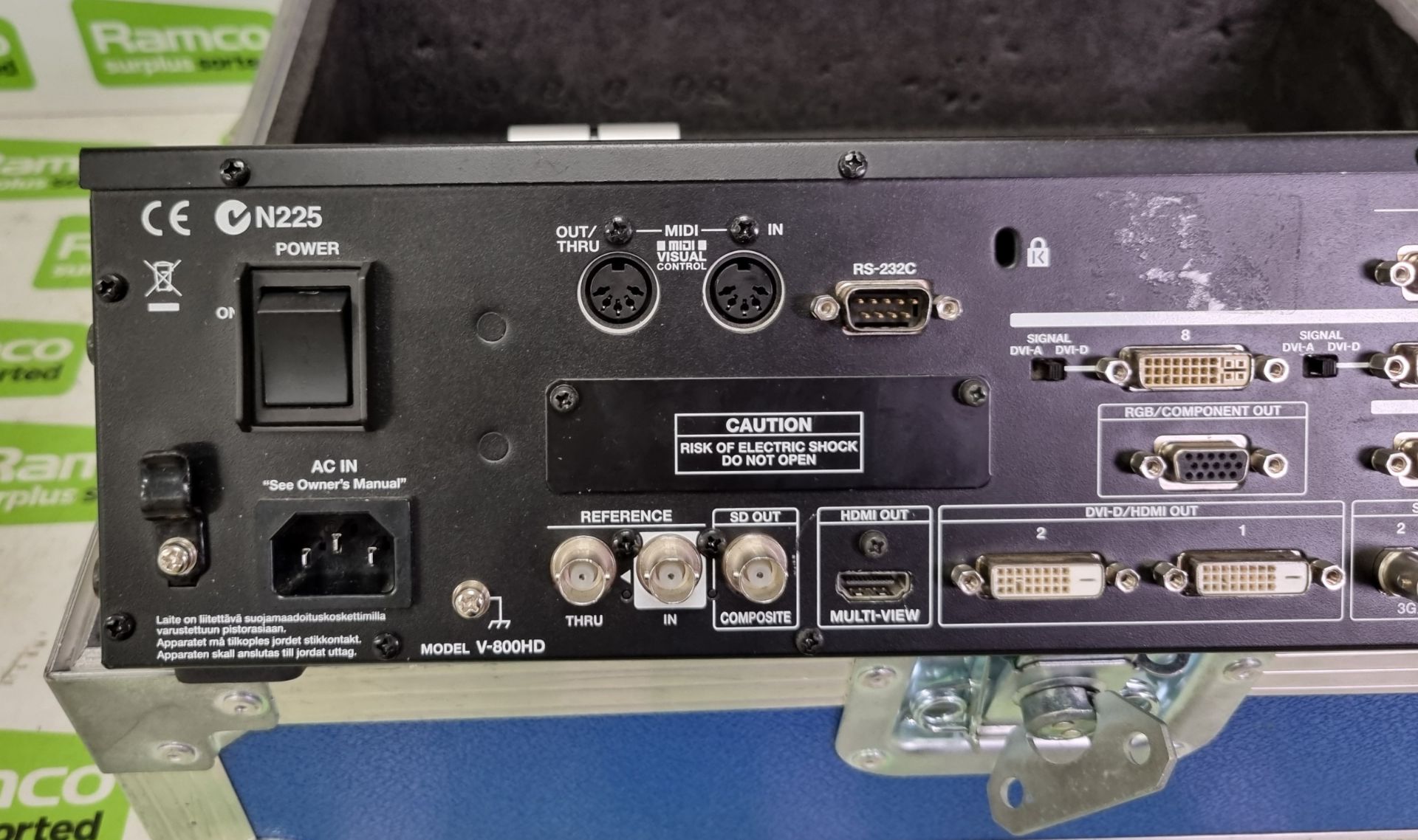 Roland V-800HD multi-format video switcher with flight case - FAULTY (OUTPUT 3/4 FREEZING) - Image 7 of 9