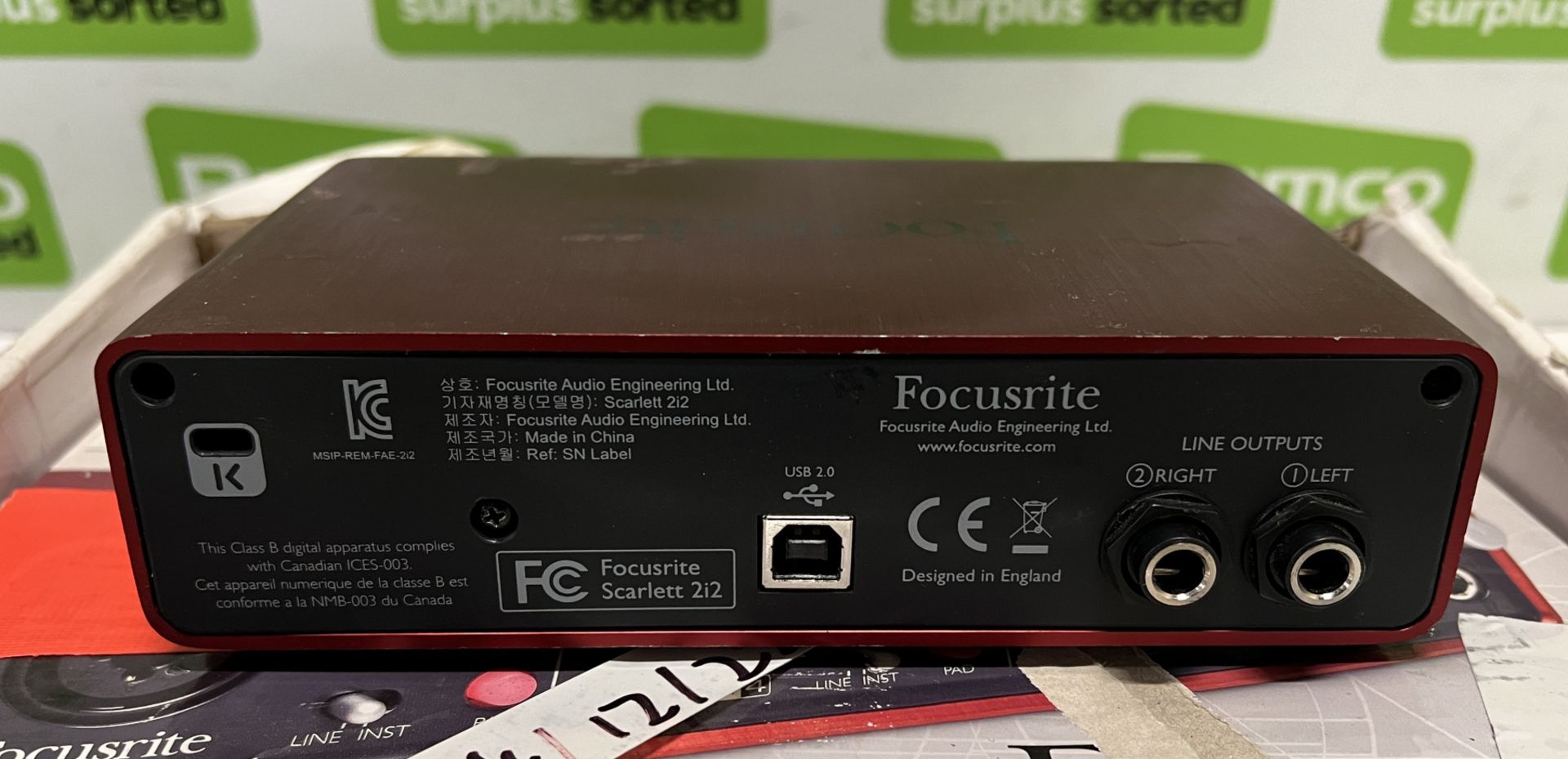 Focusrite Scarlett 2i2 audio interface - SPARES OR REPAIRS - STATIC ON CHANNELS - Bild 4 aus 6