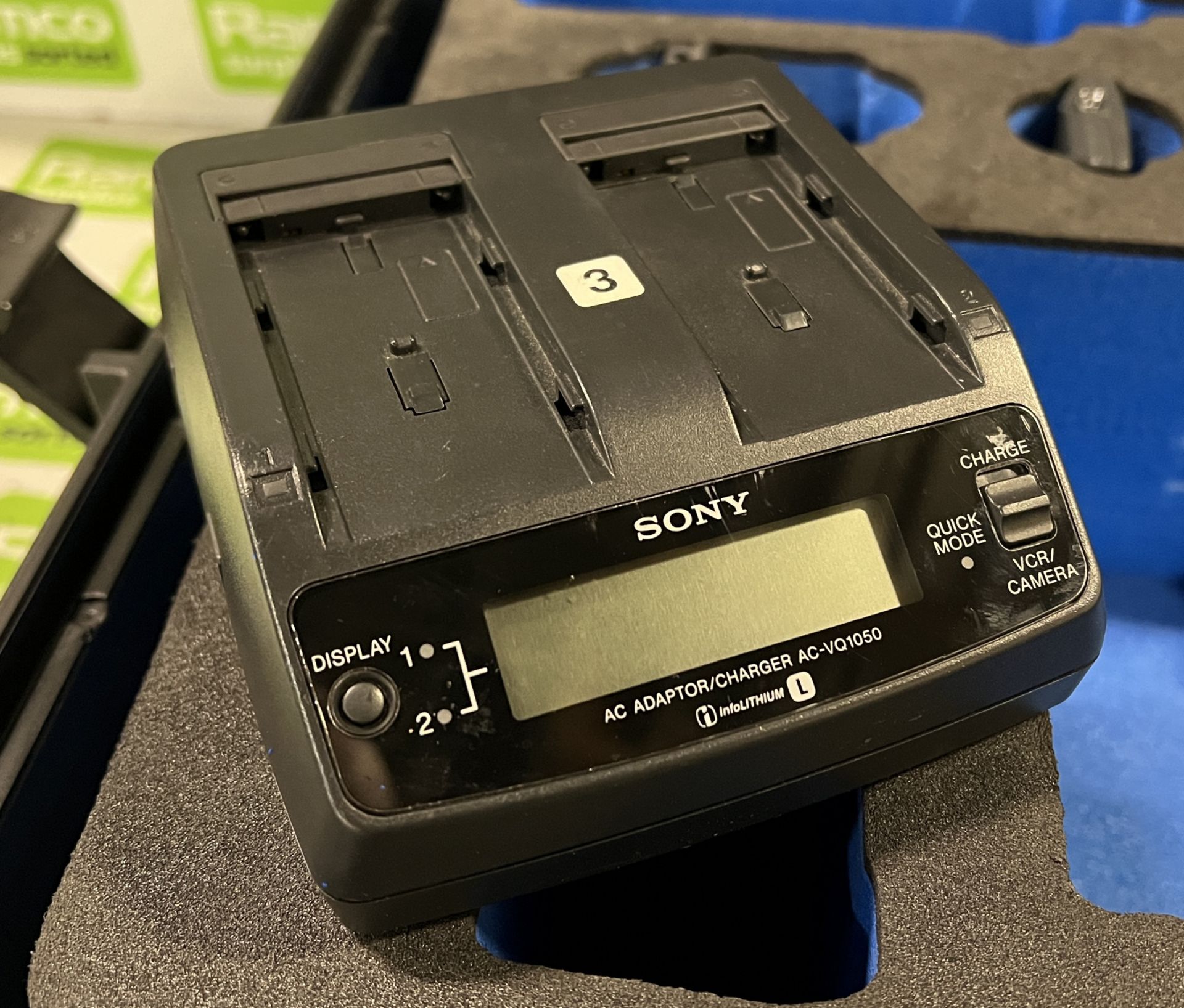 Sony HVR Z5P digital HD video camcorder with charger in case - Image 3 of 11
