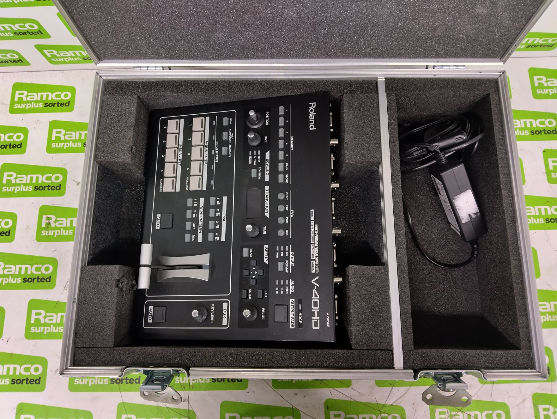 Roland V-40HD multi-format video switcher with flight case - Image 2 of 5