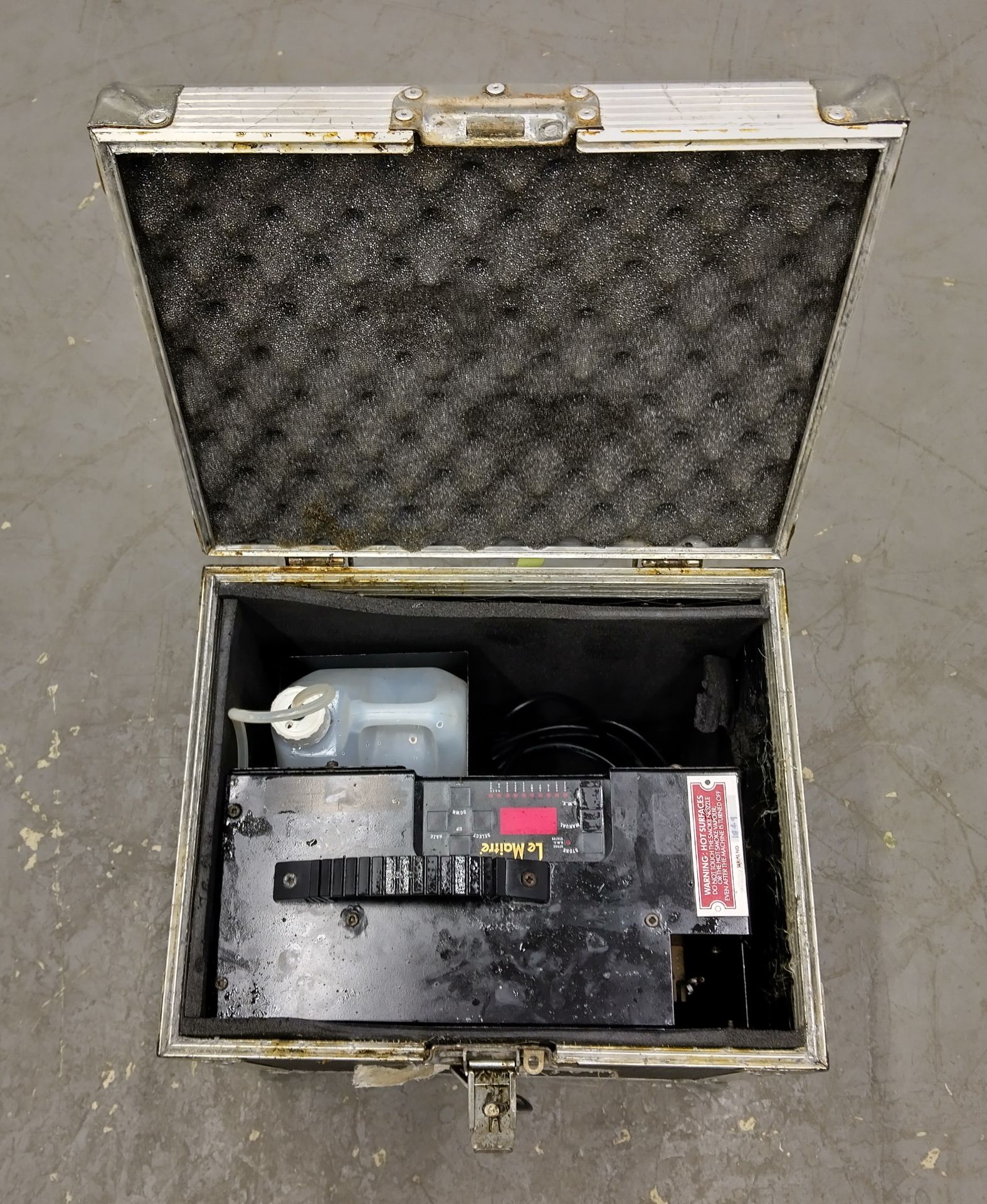 Le Maitre MVS DMX 512 hazer machine with flight case - FAULTY PUMP - Image 5 of 6