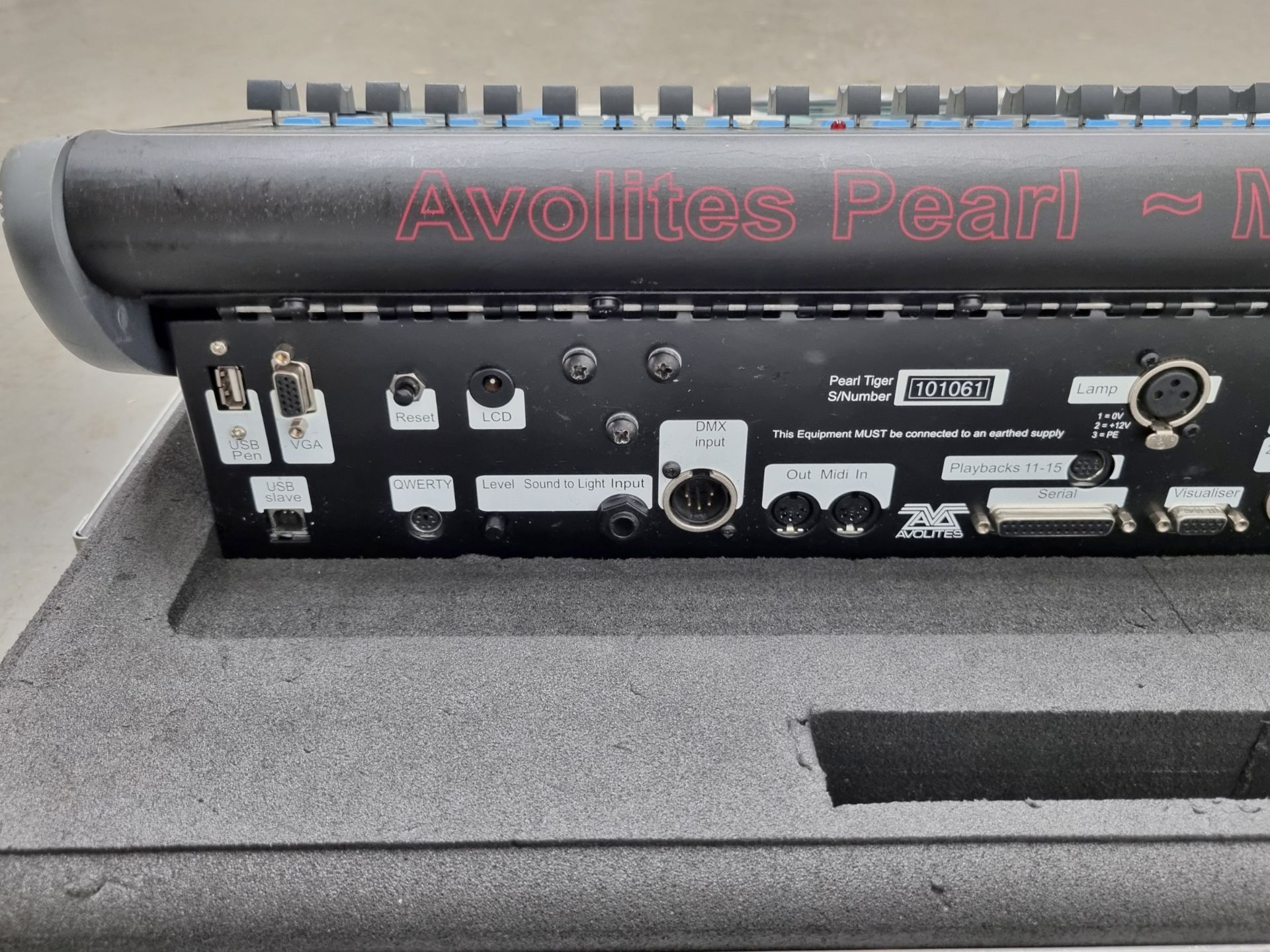Avolites Pearl Tiger lighting console with flight case - Image 6 of 9