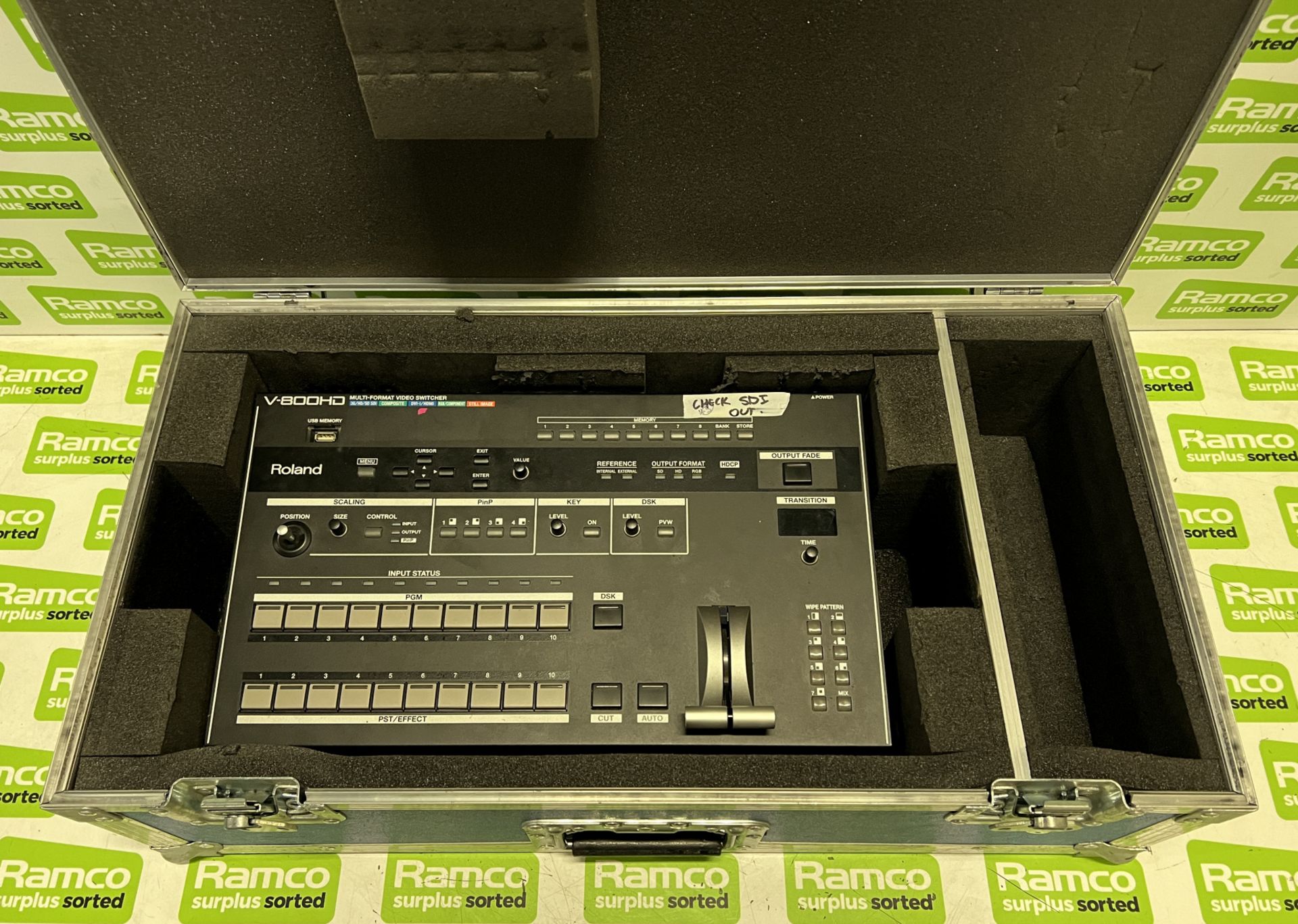 Roland V800HD vision mixer in flight case - case dimensions: L 690 x W 370 x H 230mm - FAULTY OUTPUT - Image 8 of 8