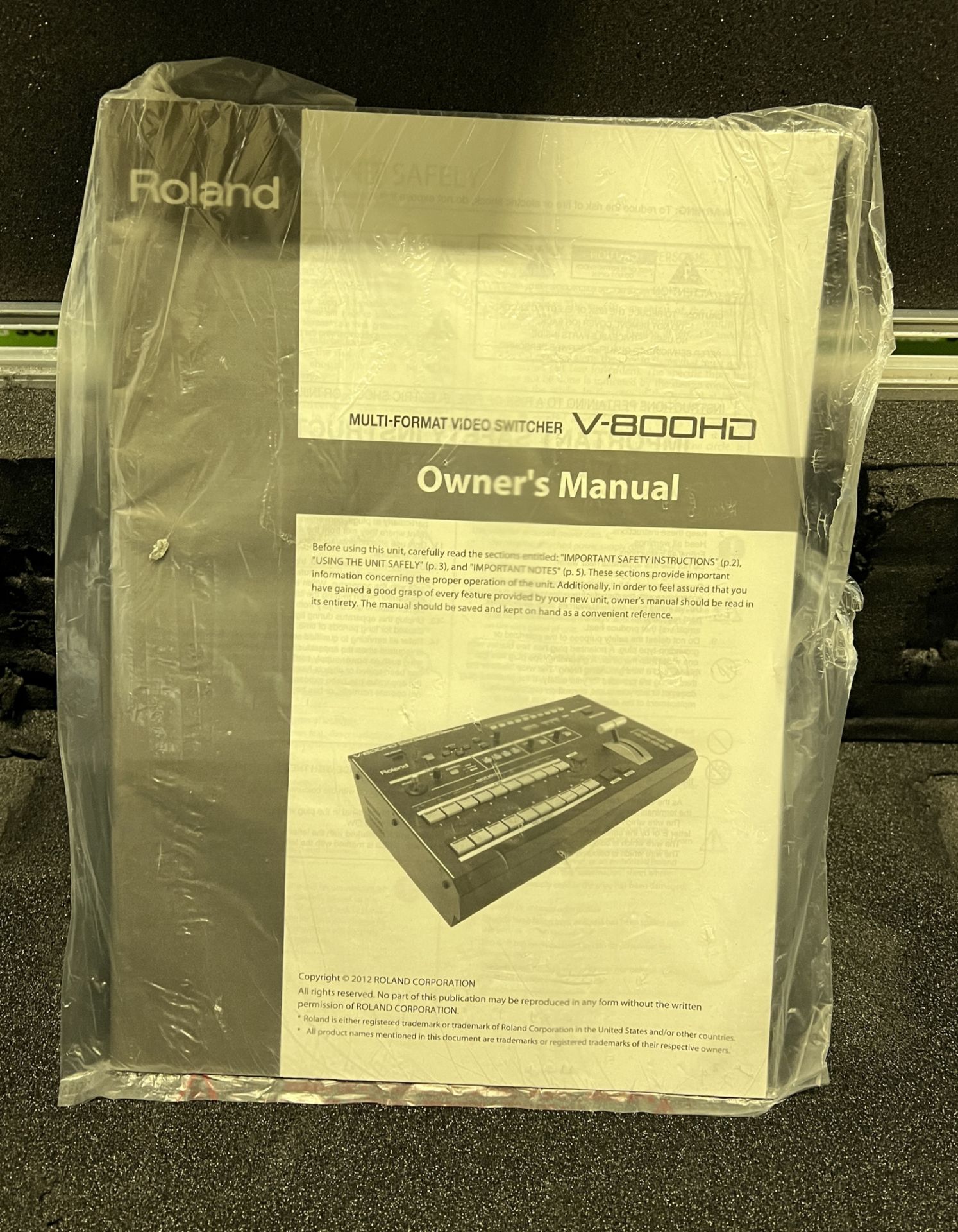 Roland V800HD vision mixer in flight case - case dimensions: L 690 x W 370 x H 230mm - FAULTY OUTPUT - Image 8 of 10