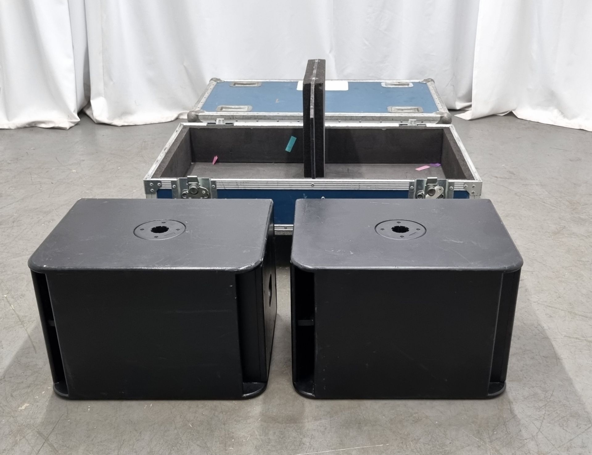 2x Nexo LS400 subwoofers with flight case - Image 3 of 8