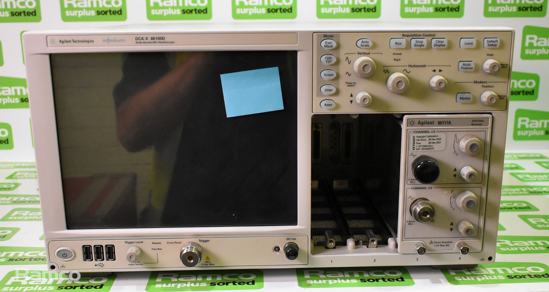 Agilent DCA-X 86100D wide bandwidth oscilloscope with Agilent 86117A ...