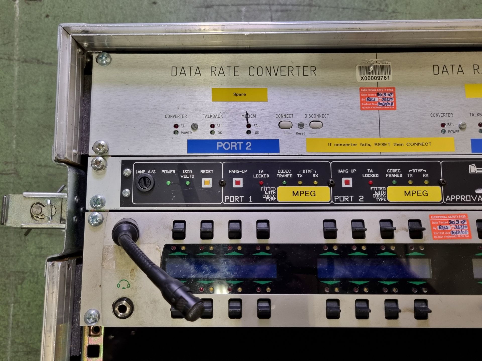 6U rack flight case with data rate converter, Trilogy triple screen ...