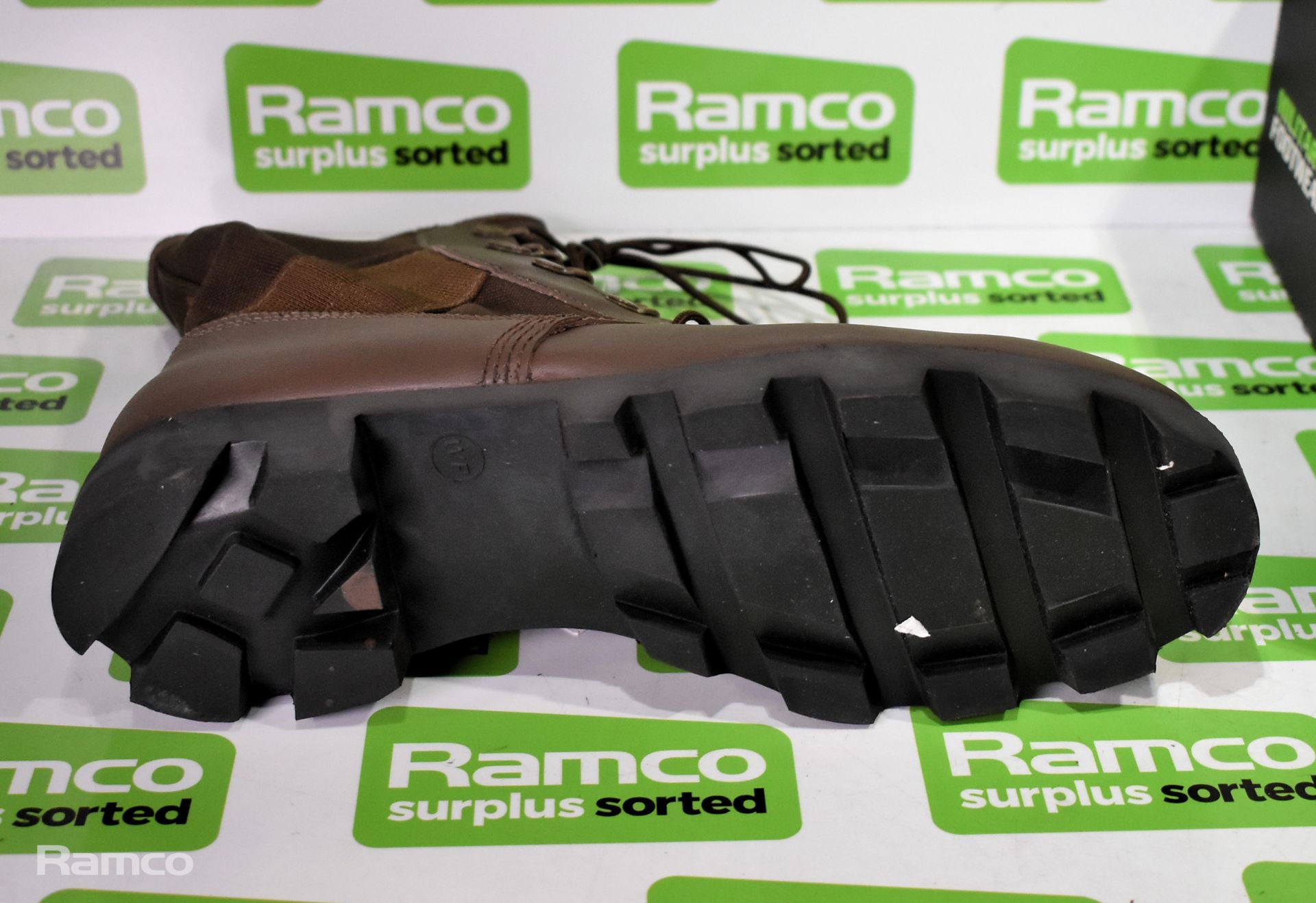 2x Pairs of Wellco Peruana Jungle combat boots - Brown - Size 9L - New - Image 5 of 6