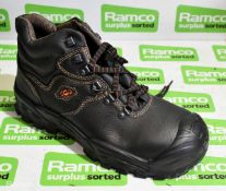 3x pairs of Cofra New Reno black safety boots - UK 7
