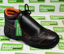 2x pairs of Beeswift Click CF5BL09 metatarsal impact protect safety boots - UK 9