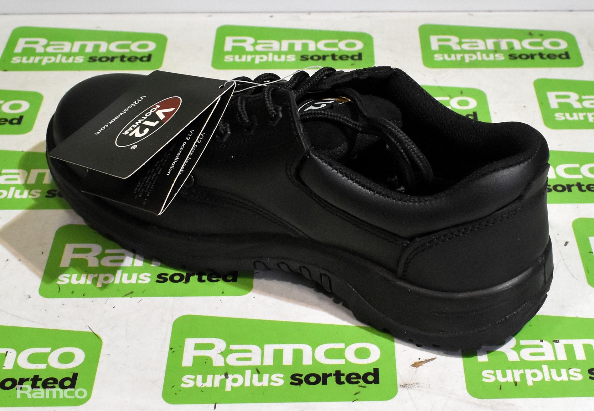 V12 VR608 Tiger safety shoes - UK 5 & 2x pairs of V12 VR608 Tiger safety shoes - UK 7 - Image 3 of 10