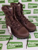 Altberg defender combat boots - Brown - size 05