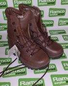 Altberg defender combat boots - Brown - size 6