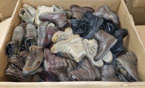 100x pairs of Grade 2 Various combat boots - may include - Magnum, YDS, Haix - mixed sizes