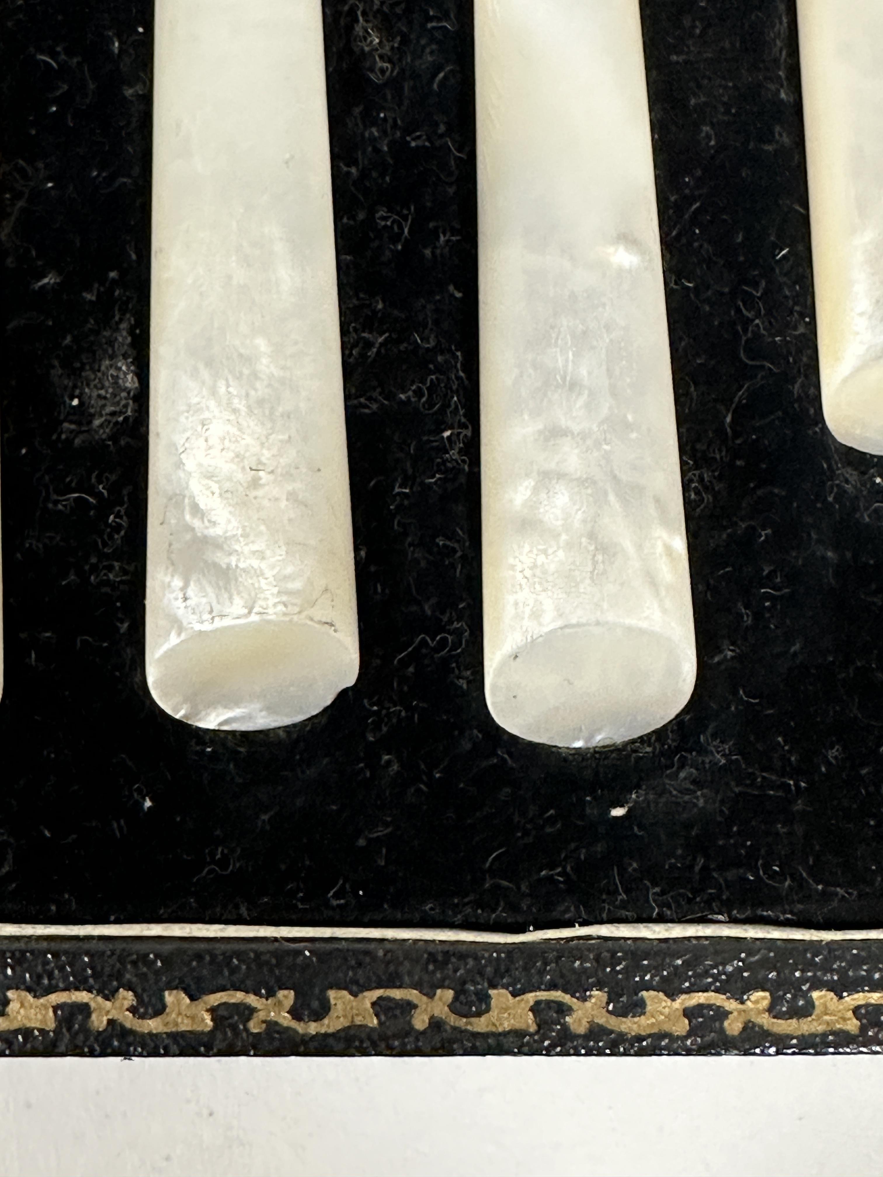 A set of six pairs of stainless steel bladed mother of pearl handled fruit knives and forks in - Image 3 of 3