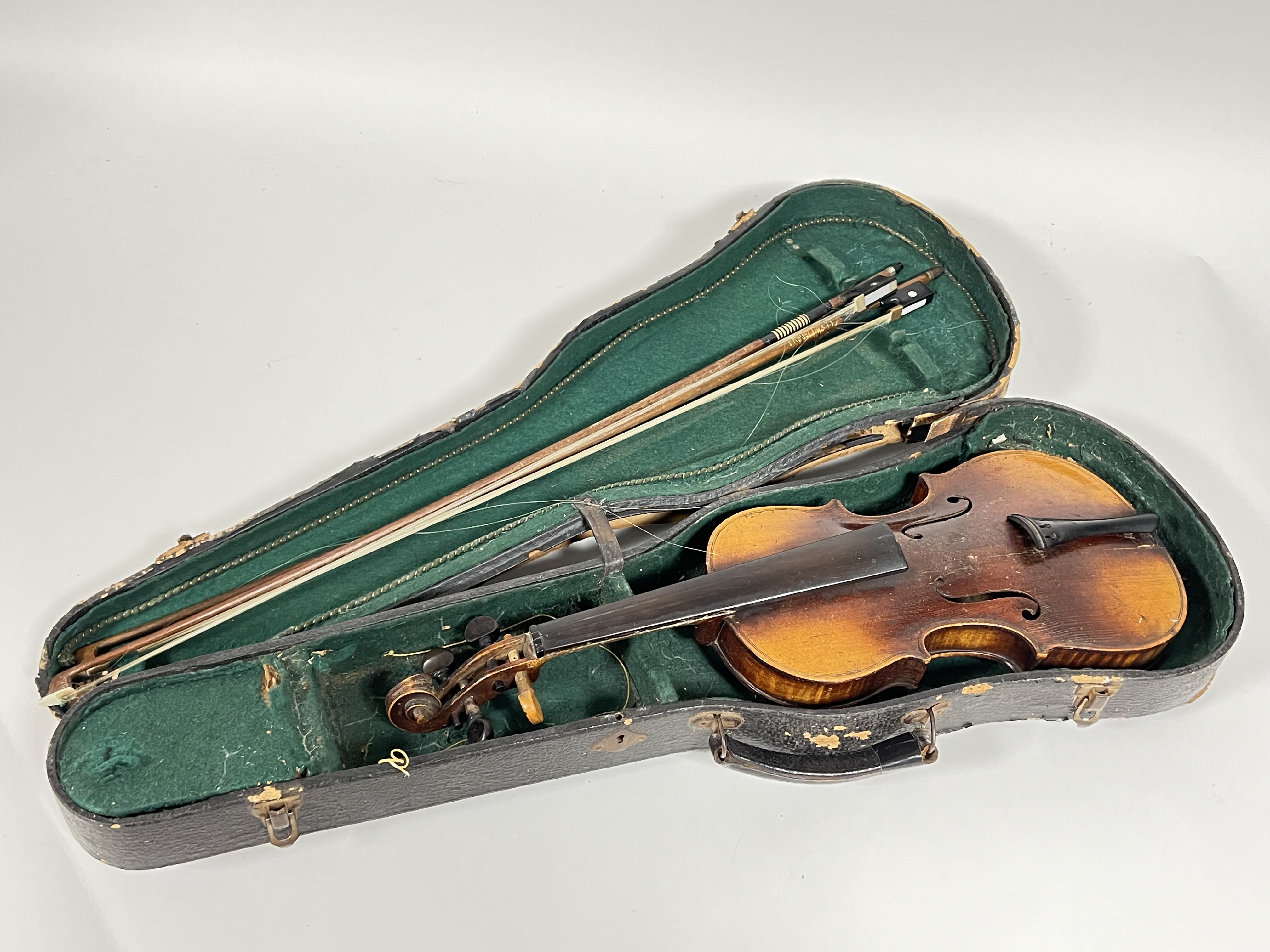 An early twentieth century violin of two-piece back construction with baize-lined fitted case ( - Image 3 of 3